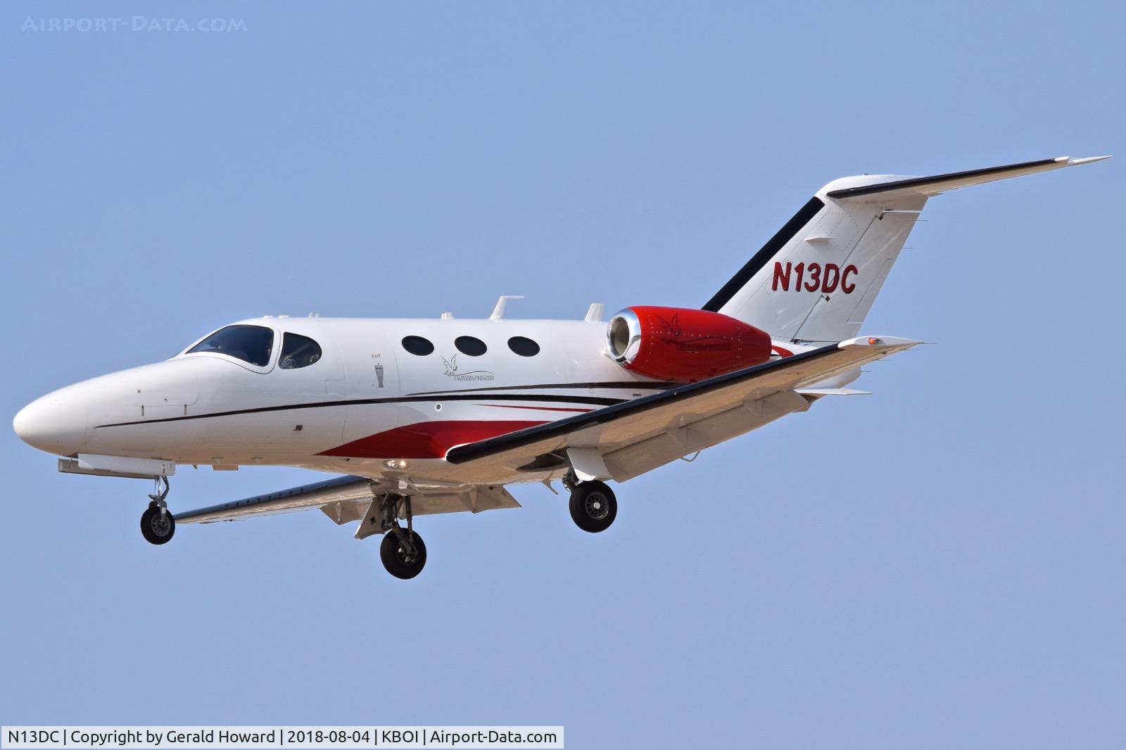 N13DC, 2009 Cessna 510 Citation Mustang Citation Mustang C/N 510-0208, Landing RWY 10L.