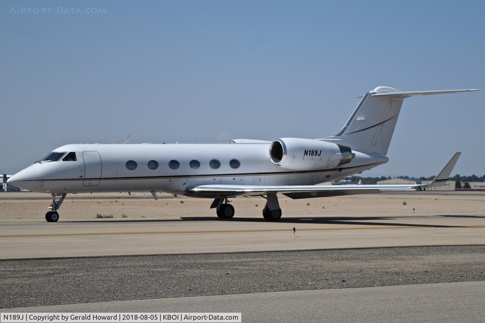 N189J, Gulfstream Aerospace G-IV C/N 1068, Taxiing on Alpha.