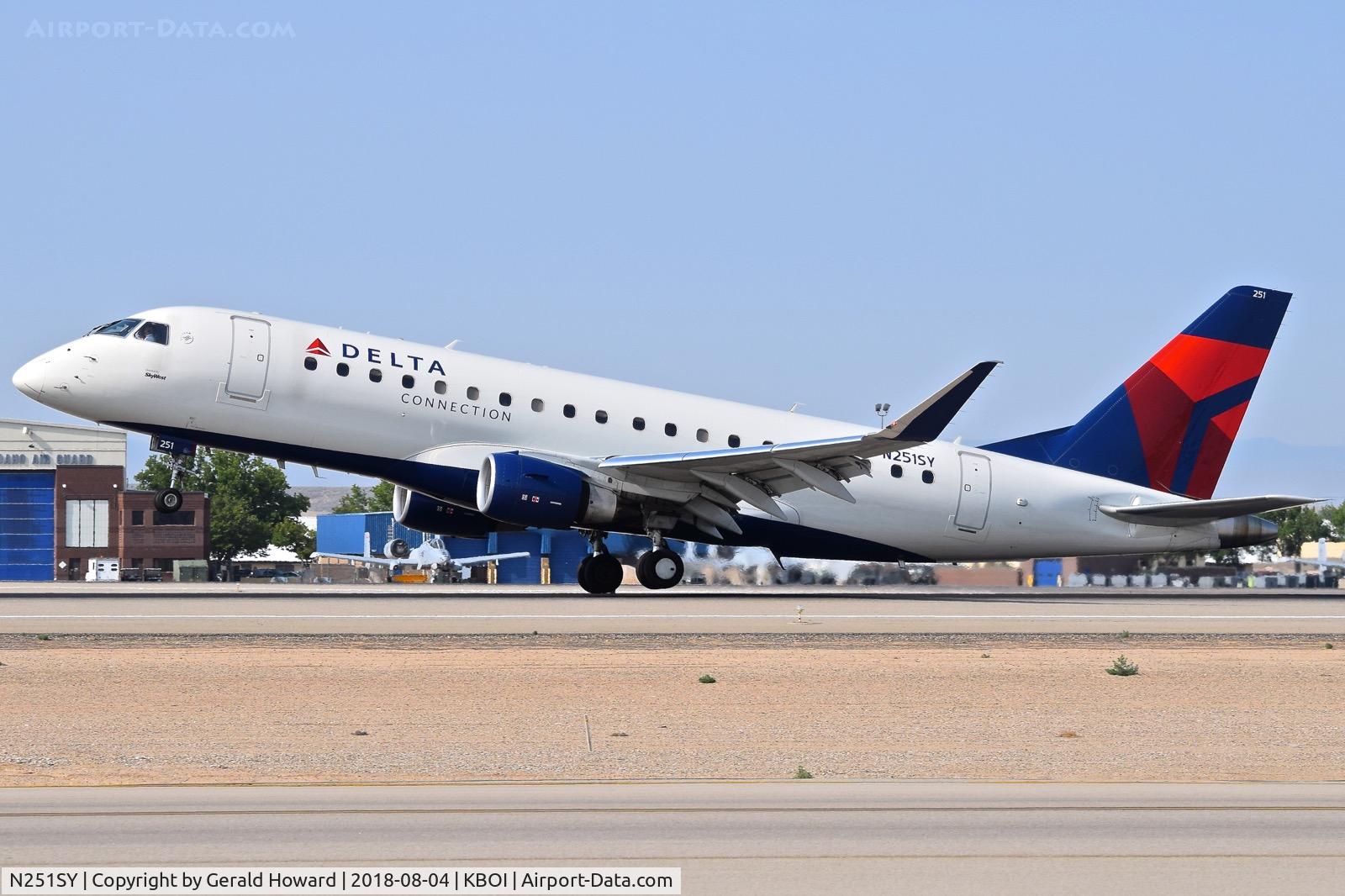N251SY, 2016 Embraer 175LR (ERJ-170-200LR) C/N 17000611, Touch down on RWY 10L.