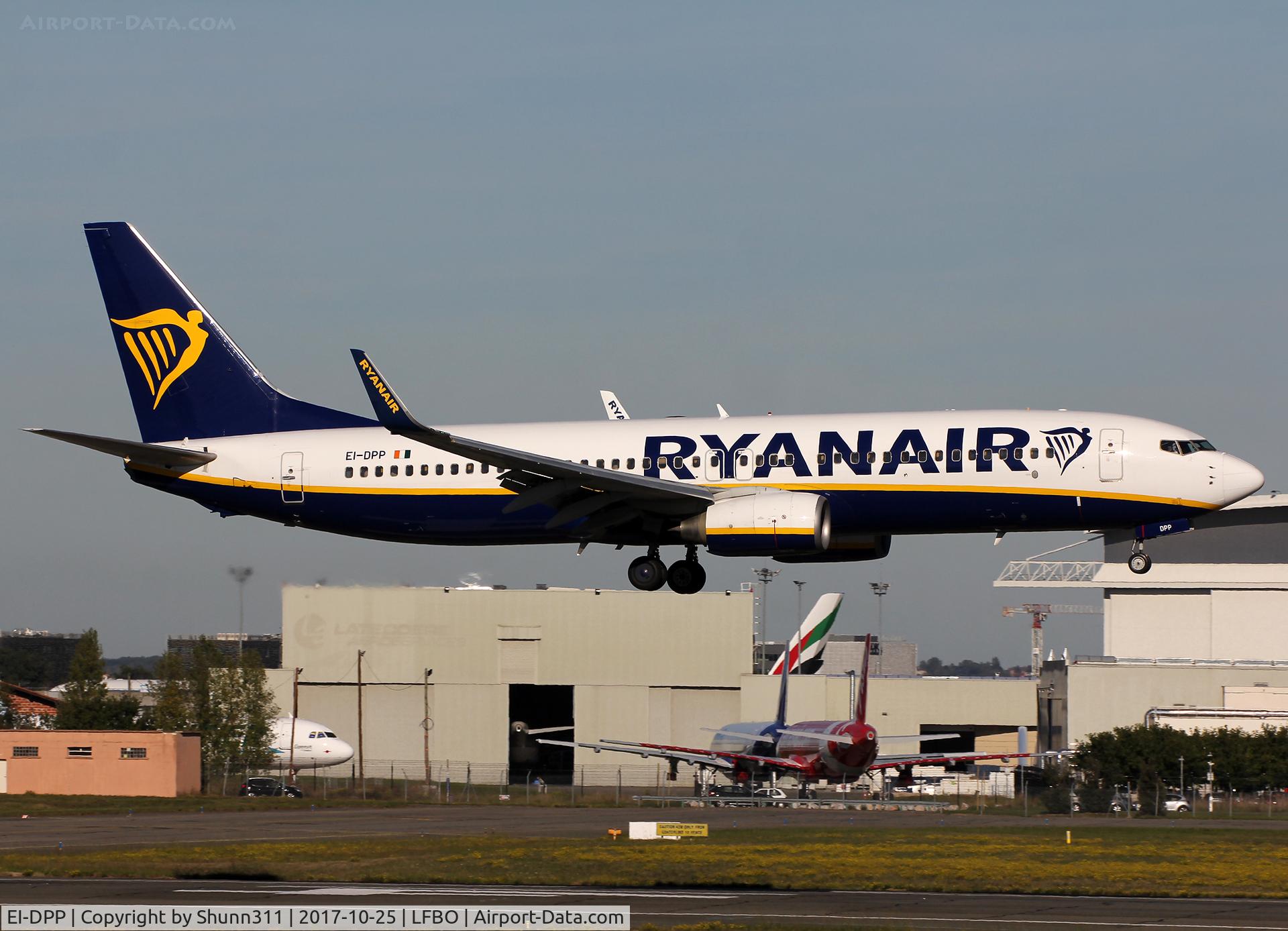 EI-DPP, 2007 Boeing 737-8AS C/N 33613, Landing rwy 14R