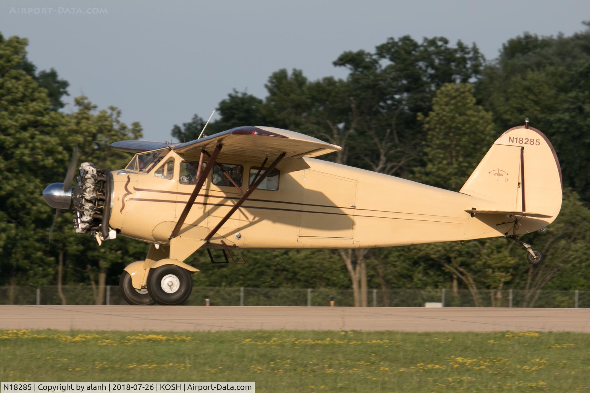 N18285, 1933 Stinson JR. SR C/N 8776, Arriving at AirVenture 2018