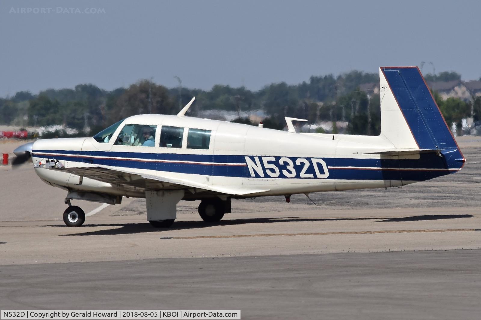 N532D, 1968 Mooney M20F Executive C/N 680143, Taxiing from north GA ramp.