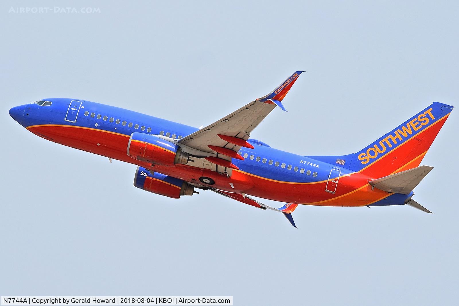 N7744A, 2007 Boeing 737-7BD C/N 33931, Climb out from RWY 28R.