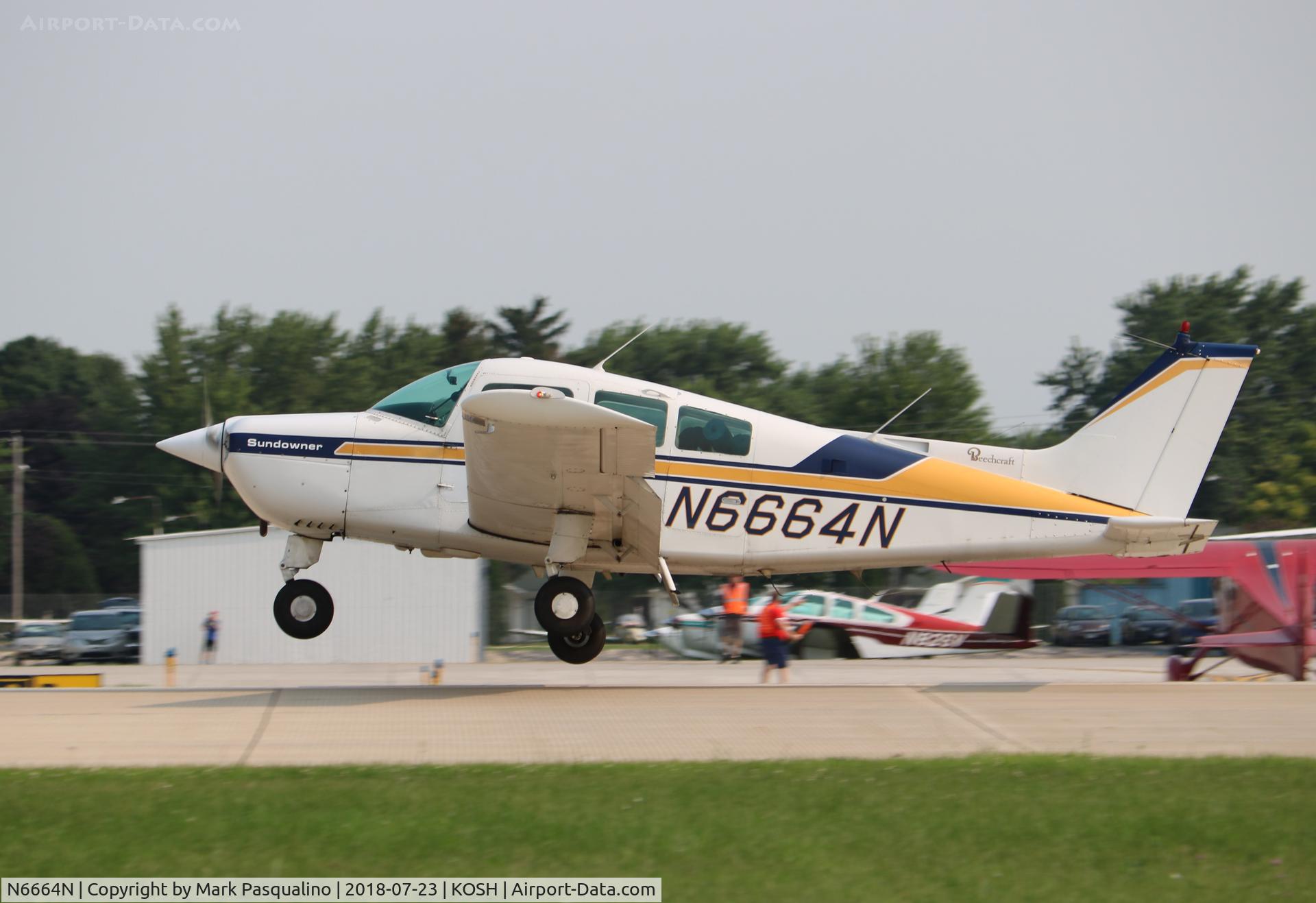 N6664N, 1983 Beech C23 Sundowner 180 C/N M-2386, Beech C23