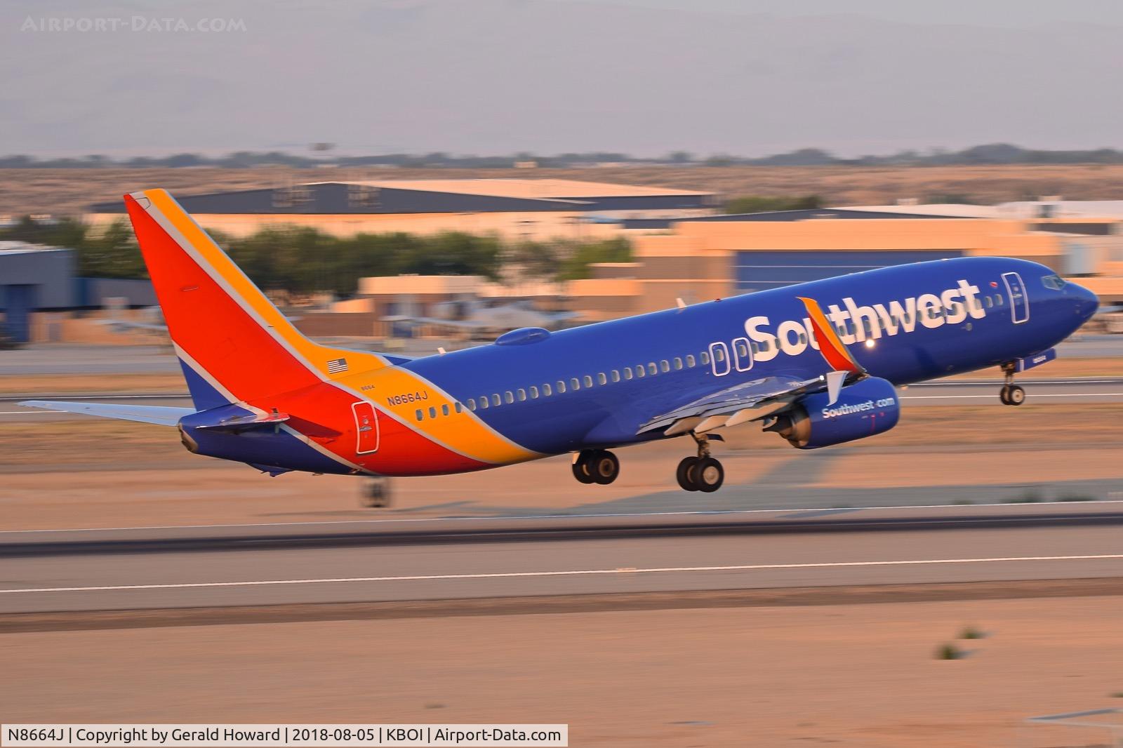 N8664J, 2015 Boeing 737-8H4 C/N 36649, Early morning departure from RWY 28R.