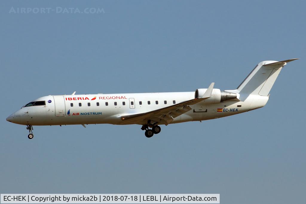 EC-HEK, 1999 Canadair CRJ-200ER (CL-600-2B19) C/N 7320, Landing