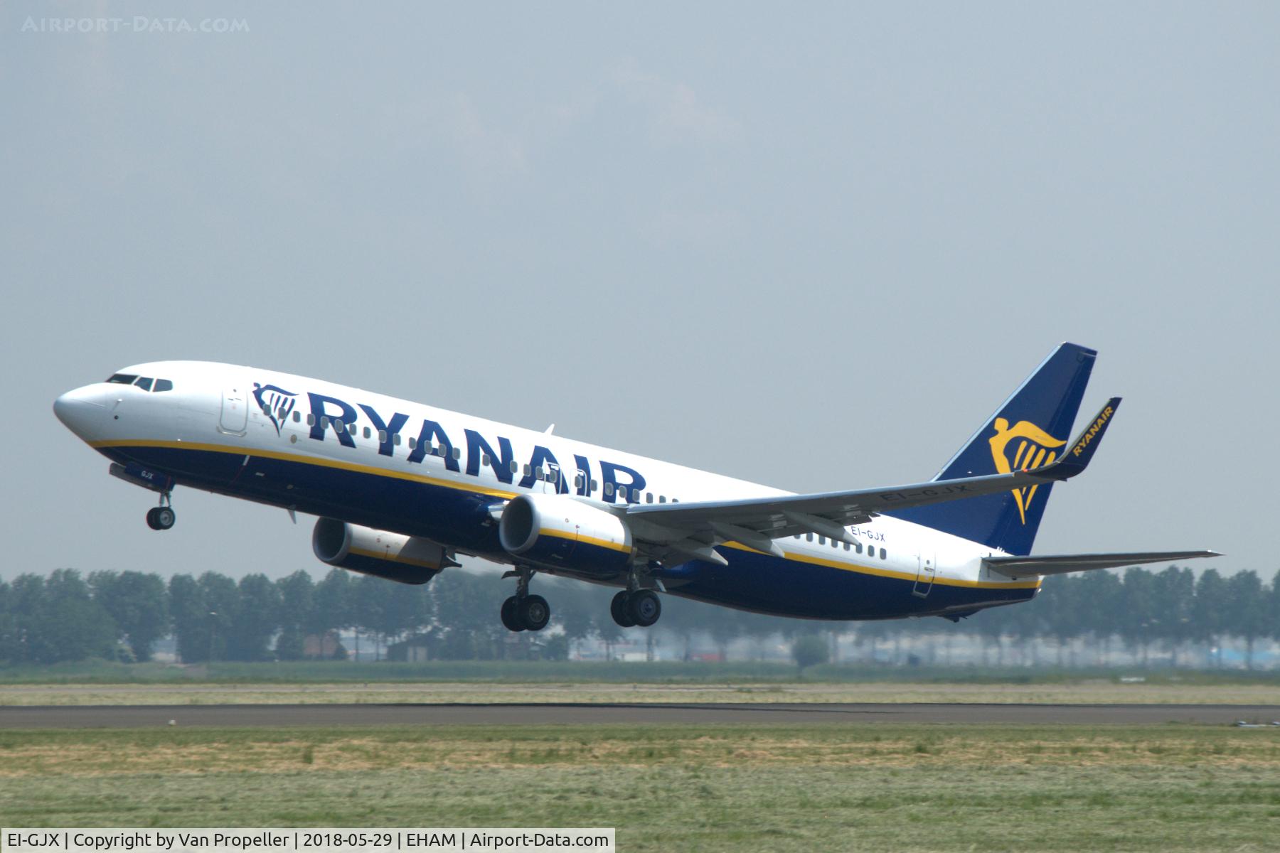 EI-GJX, 2018 Boeing 737-8AS C/N 44845, Ryanair Boeing 737-8AS taking off from Schiphol airport, the Netherlands