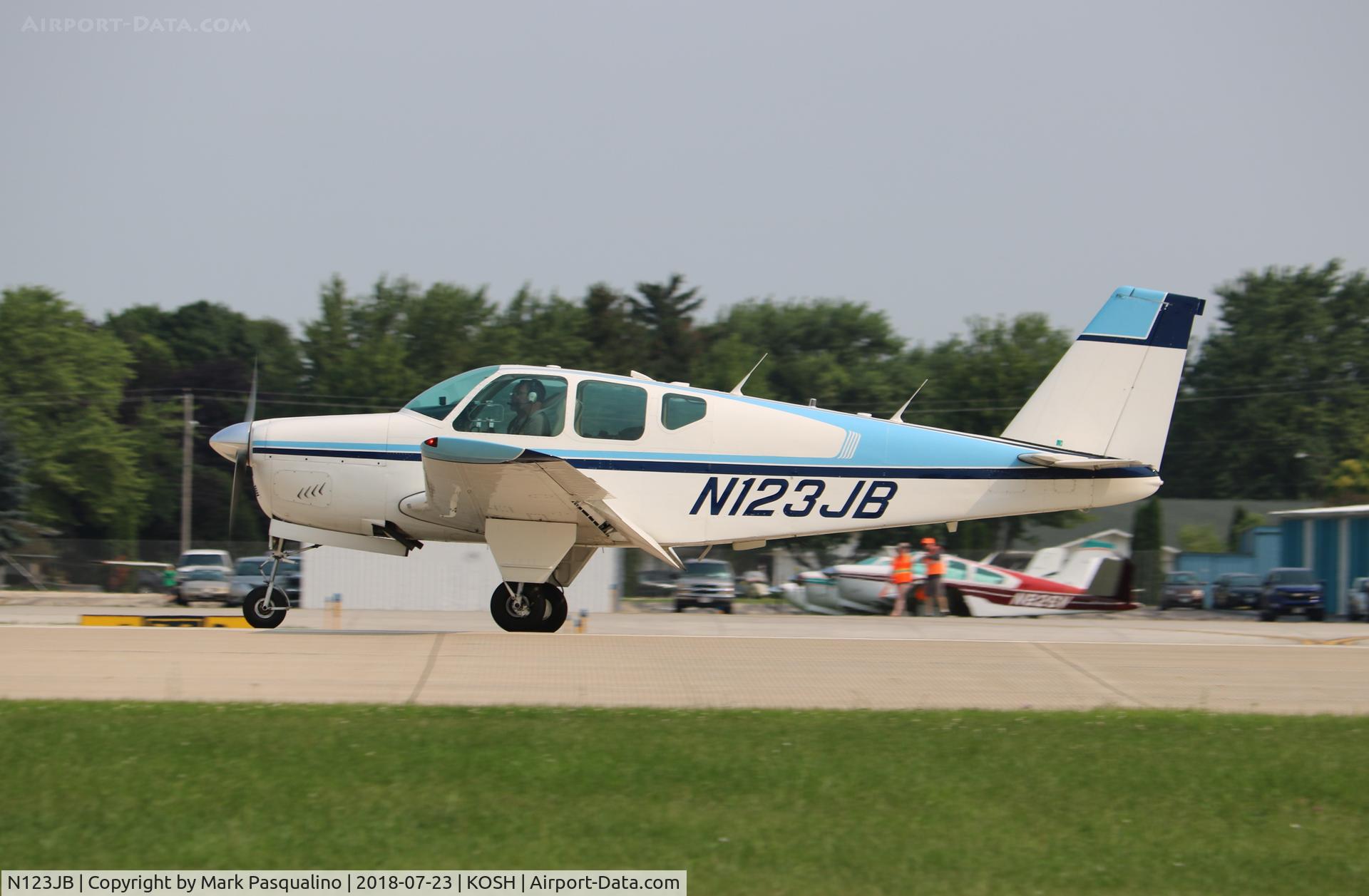 N123JB, 1961 Beech 35-A33 Debonair C/N CD-313, Beech A33
