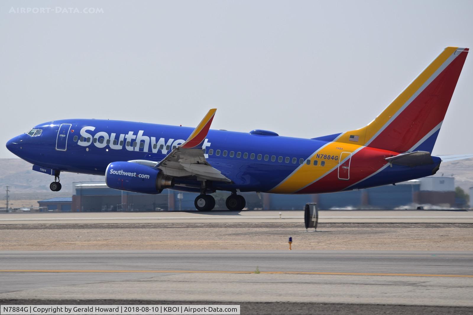 N7884G, 2001 Boeing 737-76N C/N 30133, Take off run on RWY 10L.