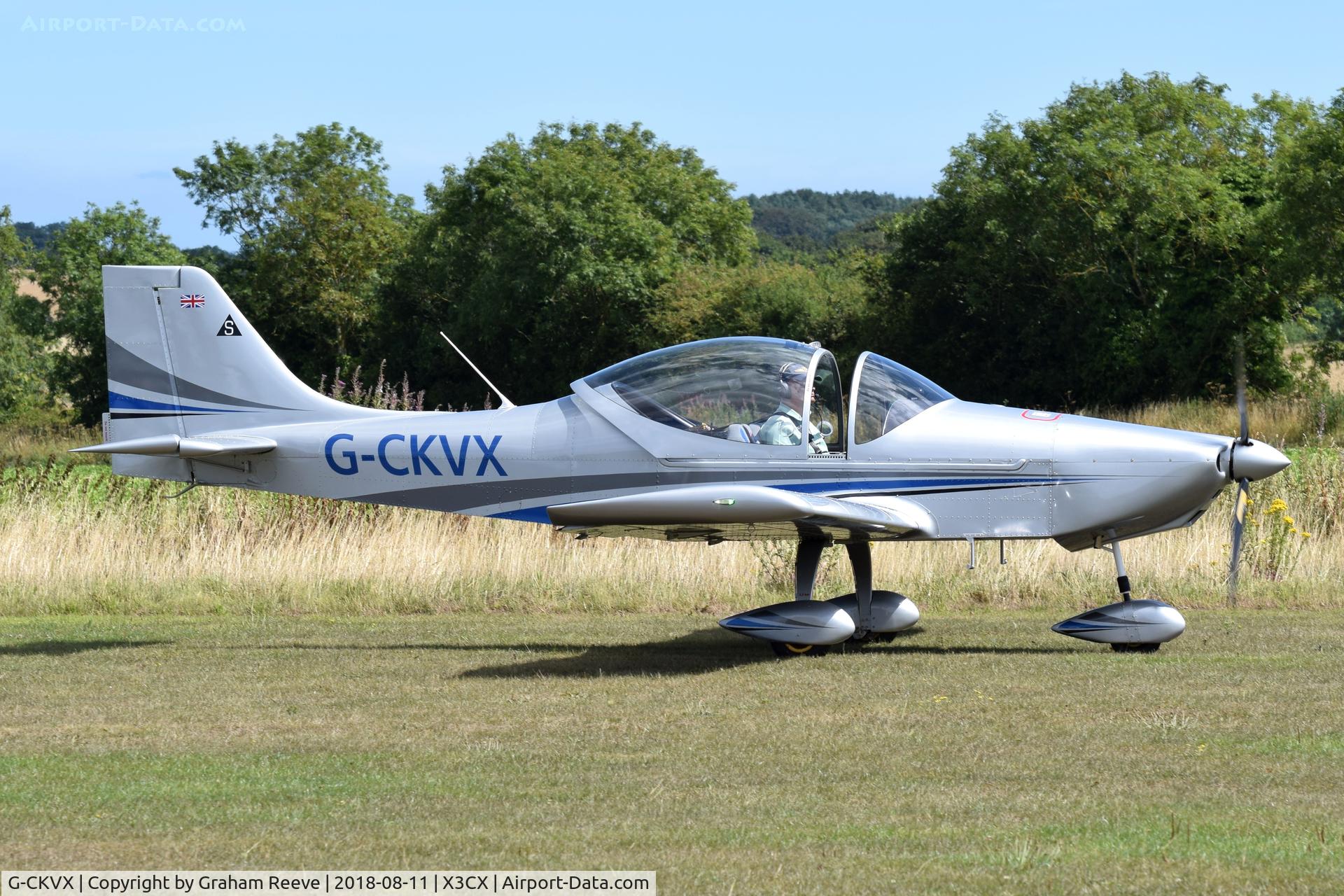 G-CKVX, 2018 Breezer Breezer M400 C/N UL142, Just landed at Northrepps.