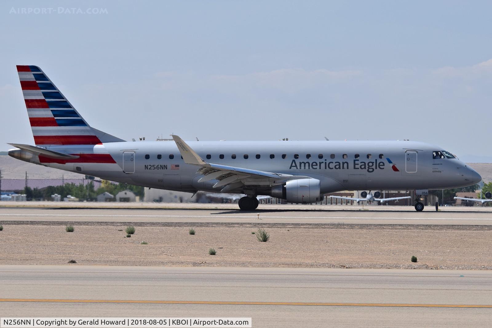 N256NN, 2017 Embraer 175LR (ERJ-170-200LR) C/N 17000665, Landing roll out on RWY 28R.