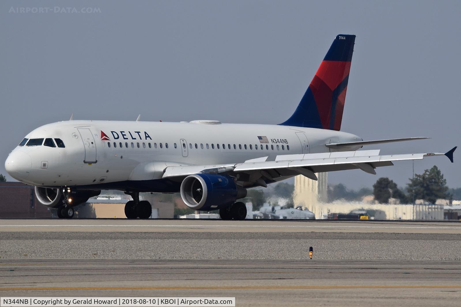 N344NB, 2002 Airbus A319-114 C/N 1766, Landing roll out on RWY 10L.
