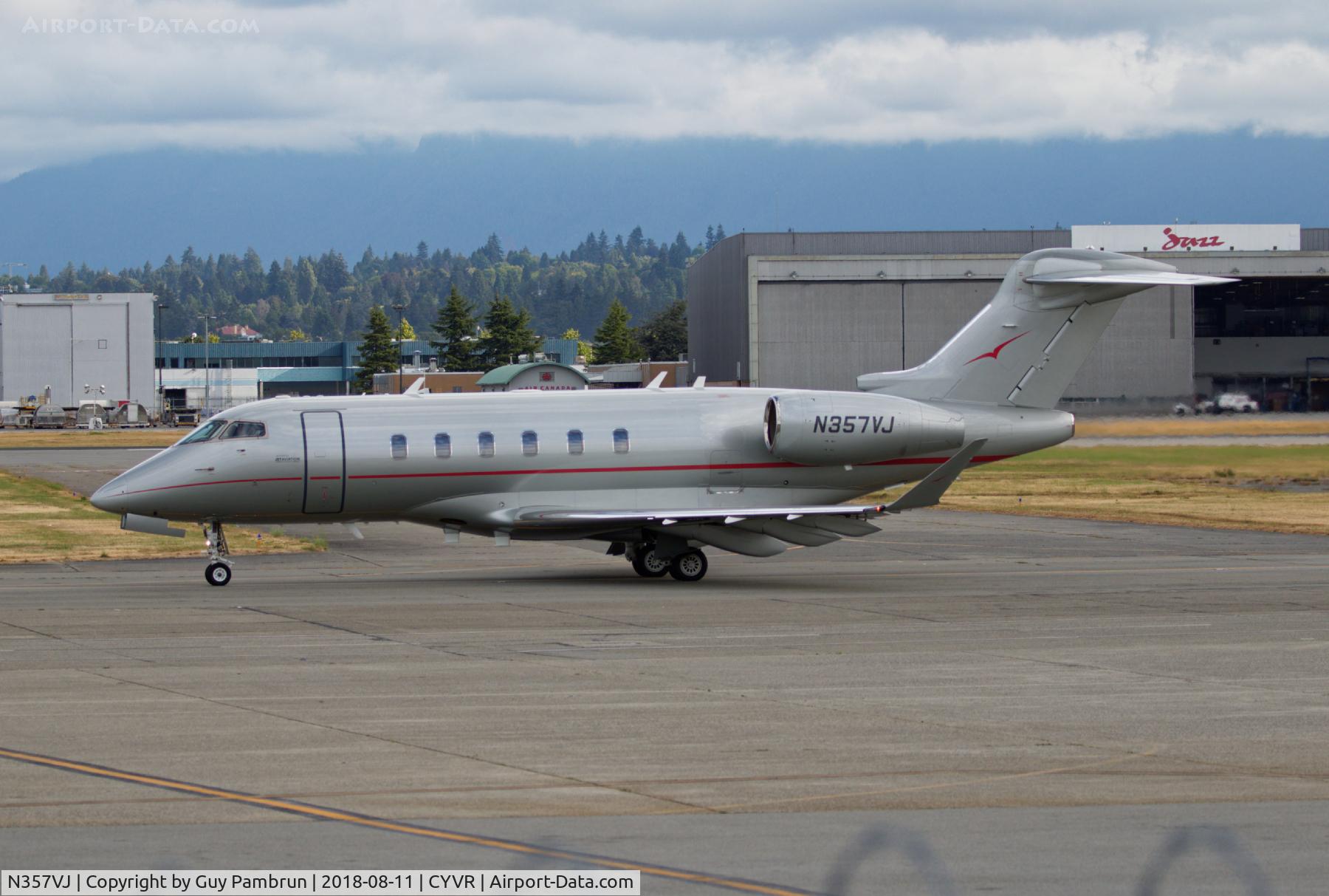 N357VJ, 2015 Bombardier Challenger 350 (BD-100-1A10) C/N 20550, Departing