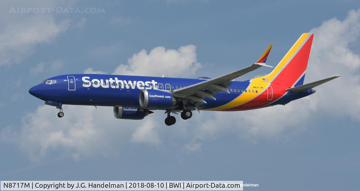 N8717M, 2018 Boeing 737-8 MAX C/N 42751, On final to 33L