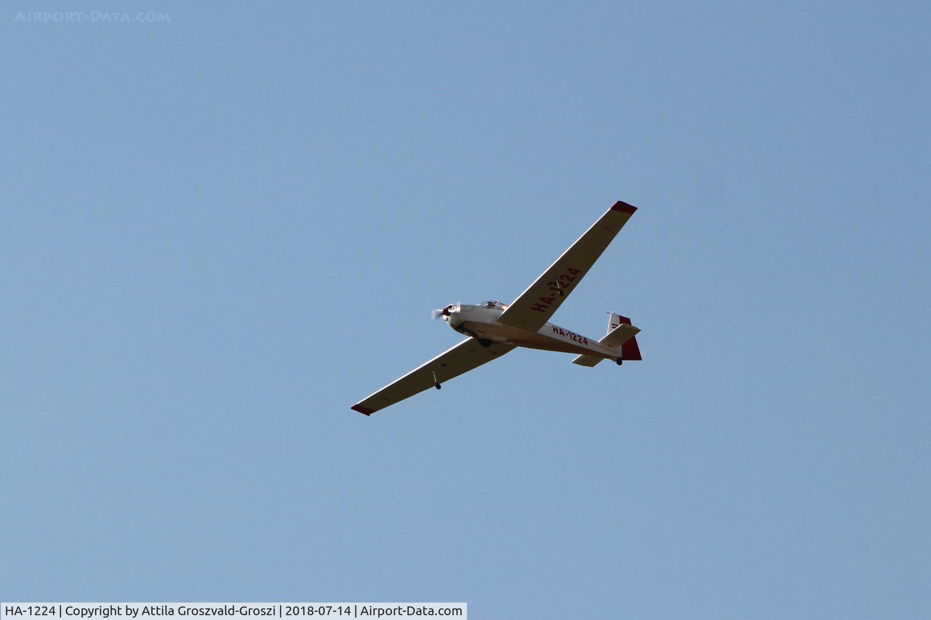 HA-1224, 1971 Scheibe SF-25D Falke C/N 4817D, Becsehely Airfield, Hungary