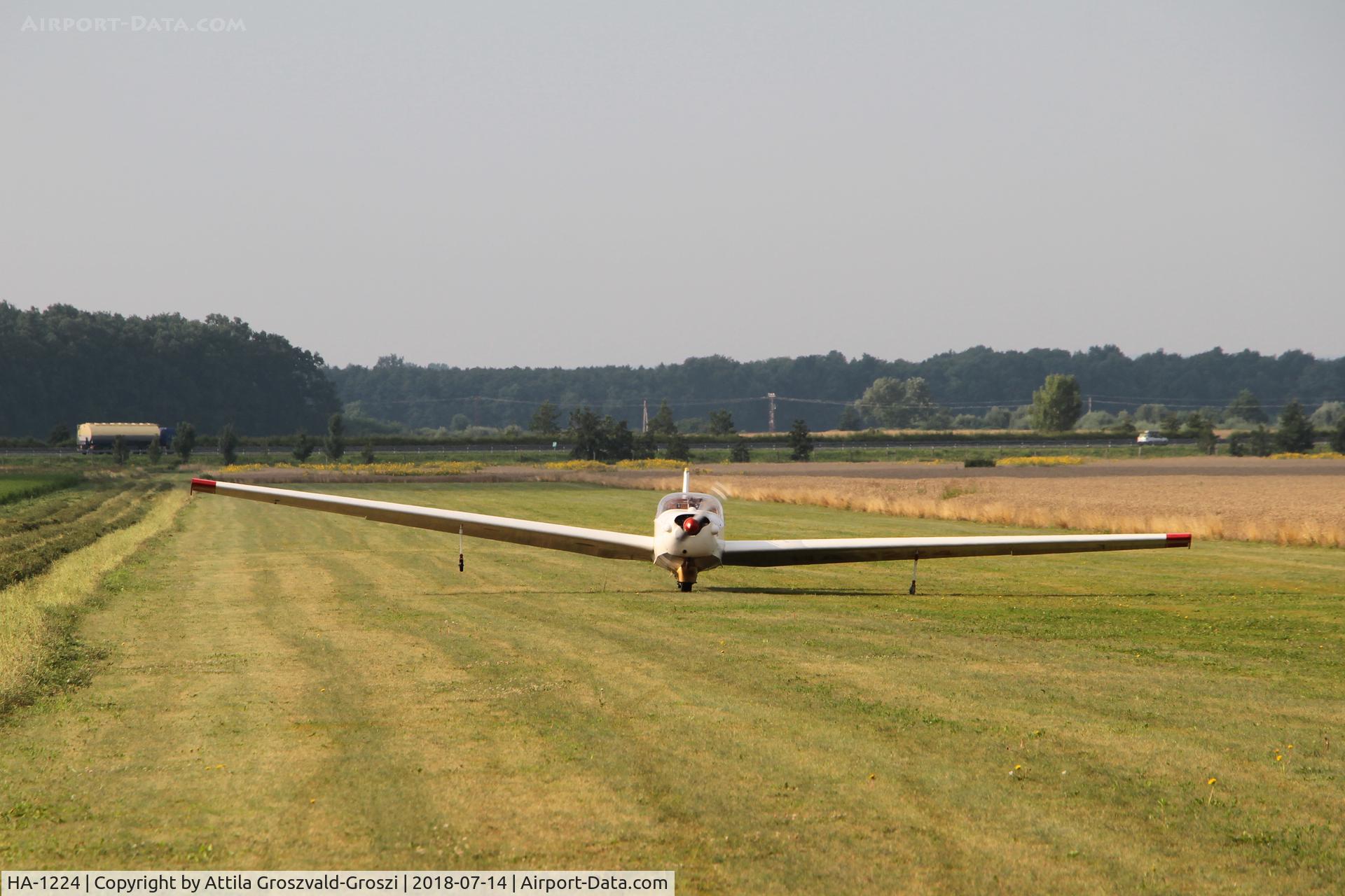 HA-1224, 1971 Scheibe SF-25D Falke C/N 4817D, Becsehely Airfield, Hungary