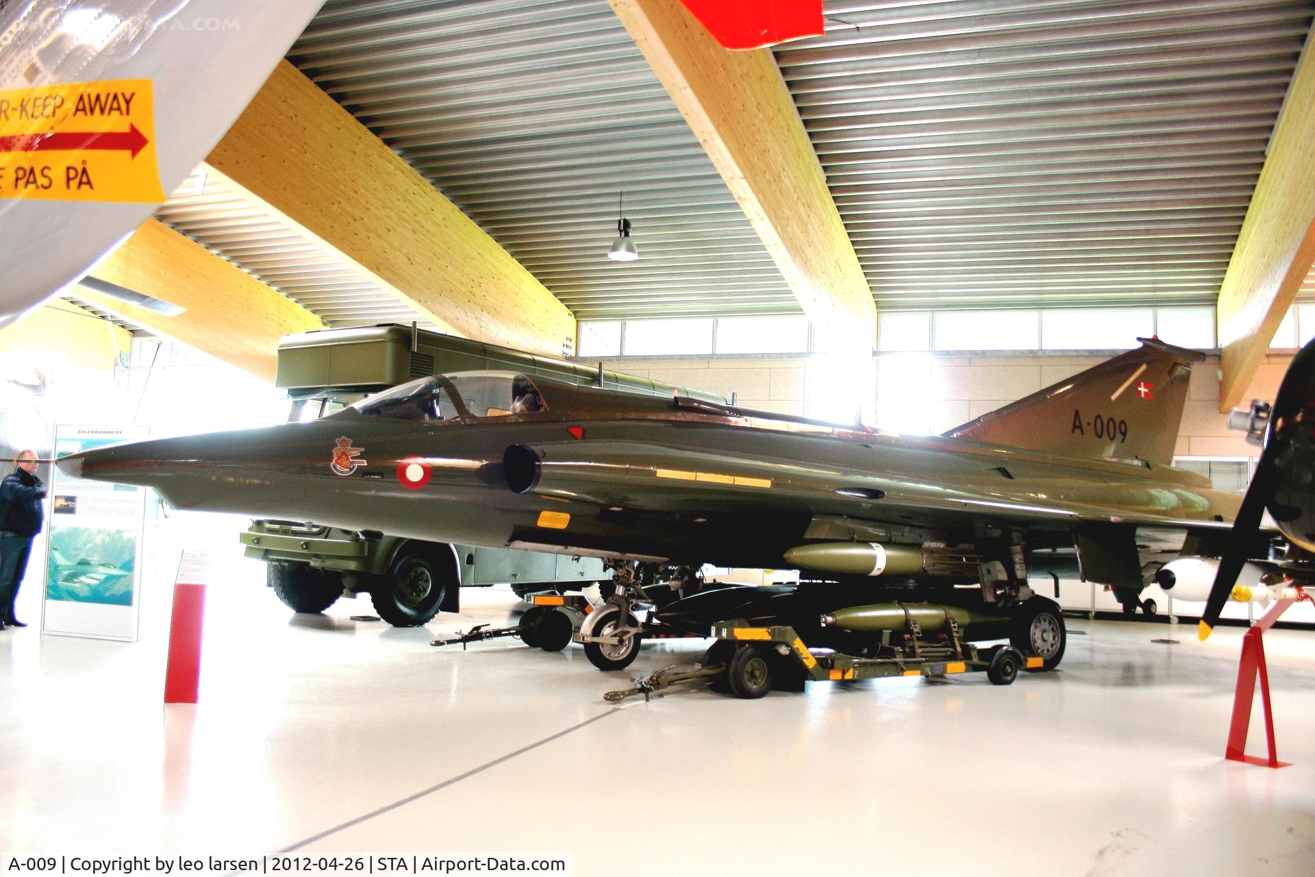 A-009, 1970 Saab F-35 Draken C/N 35-1009, Stauning 26.4.2012