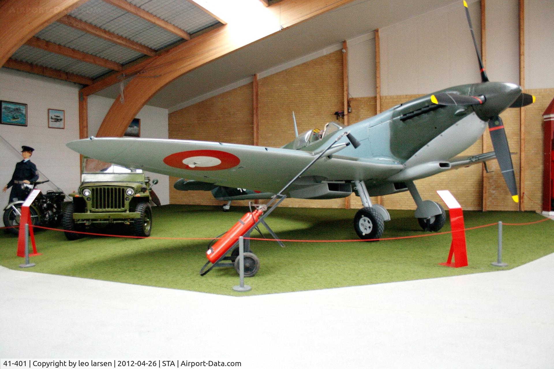 41-401, Supermarine 361 Spitfire IX C/N MA298, Stauning 26.4.2012