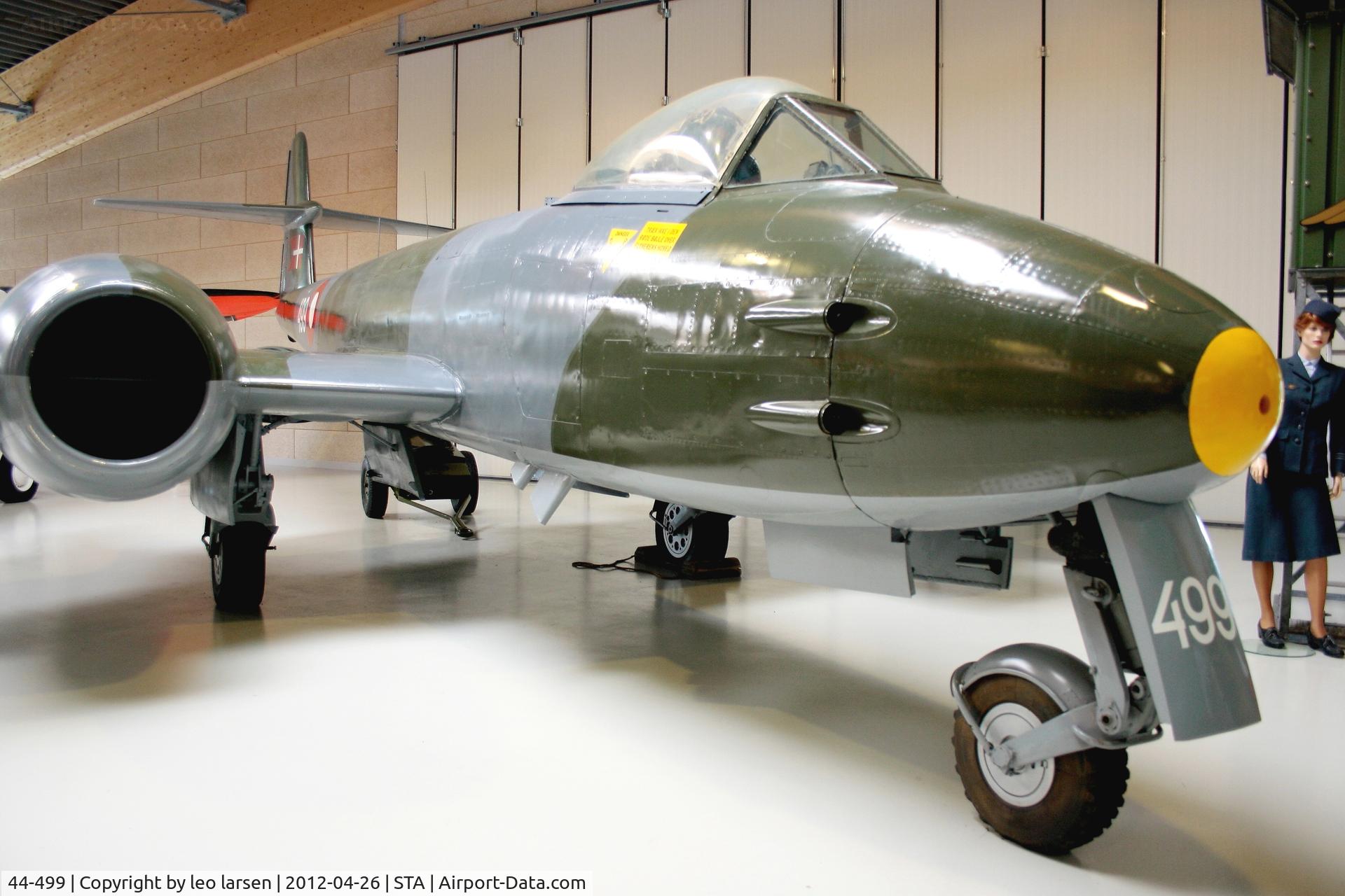 44-499, 1951 Gloster Meteor F.8 C/N G5/373, Stauning 26.4.2012 as B-499