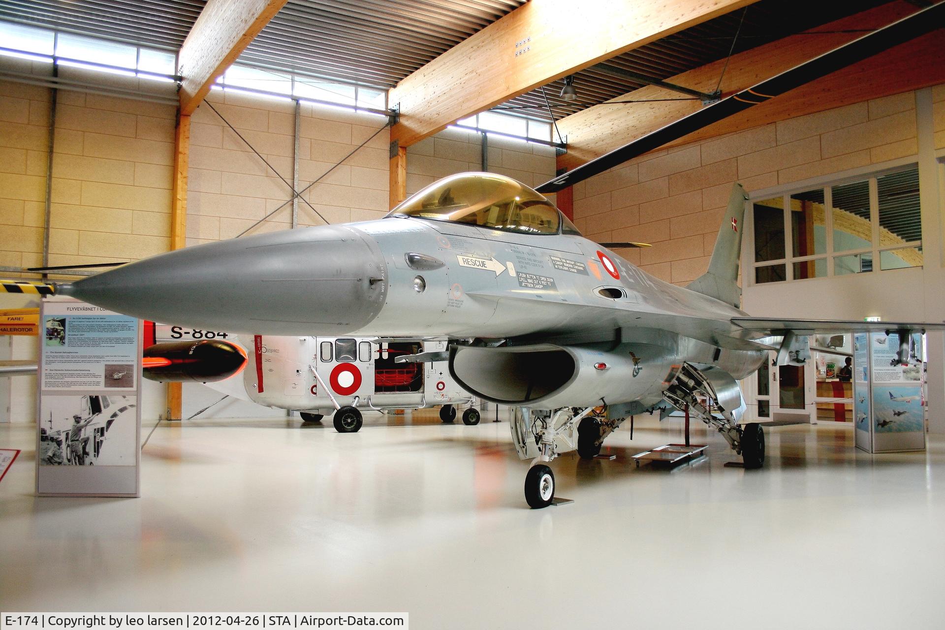 E-174, 1979 SABCA F-16AM Fighting Falcon C/N 6F-1, Stauning Museum 26.4.2012