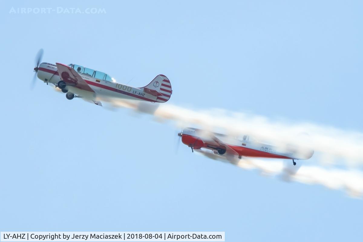LY-AHZ, Yakovlev Yak-52 C/N 877608, Yakovlev Yak-52