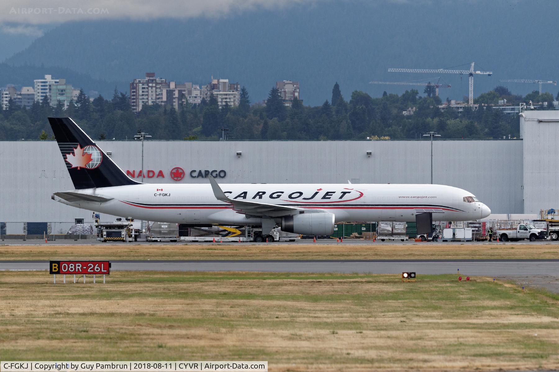 C-FGKJ, 1992 Boeing 757-223 C/N 25298, Parked