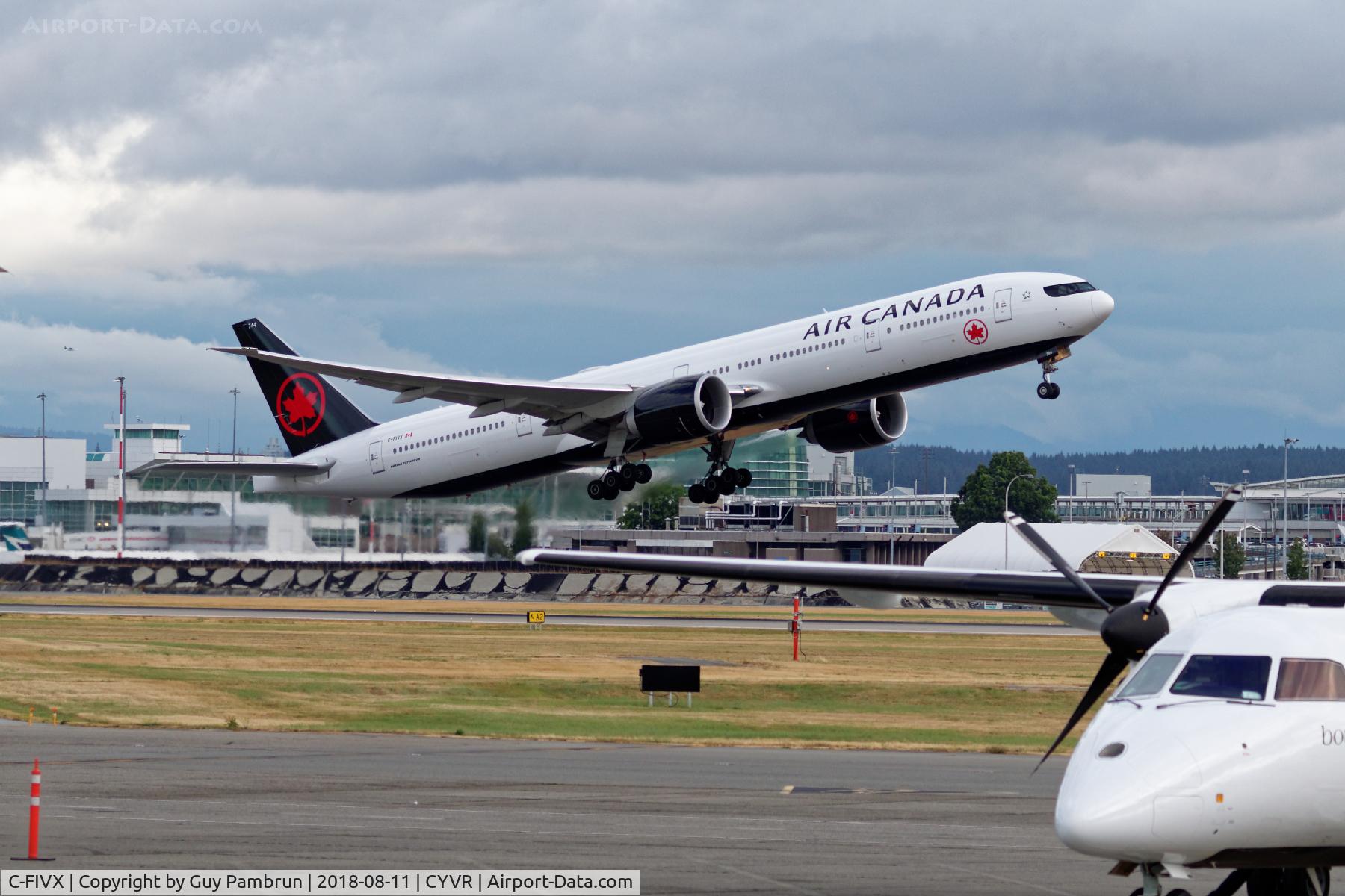 C-FIVX, 2013 Boeing 777-333/ER C/N 42219, Takeoff