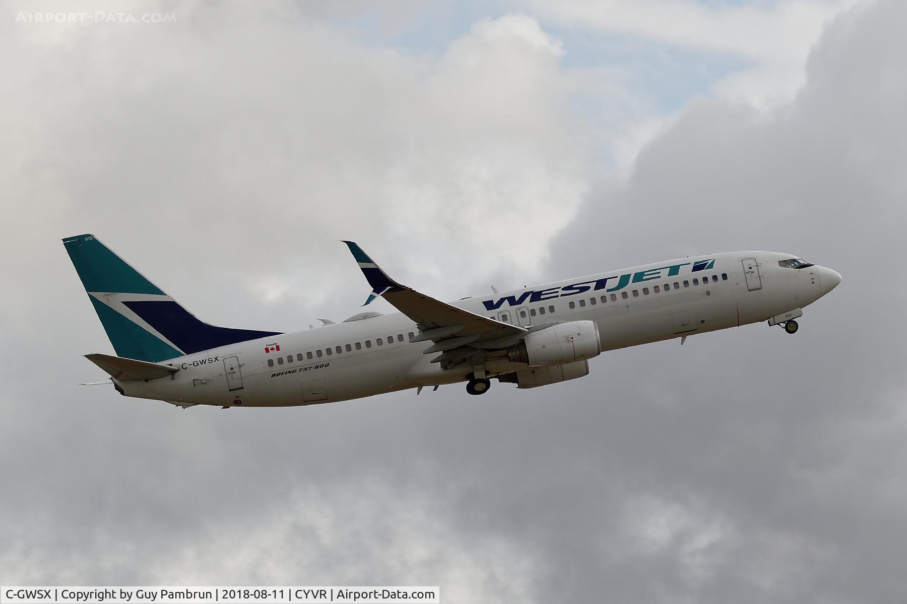 C-GWSX, 2010 Boeing 737-8CT C/N 36696, Takeoff