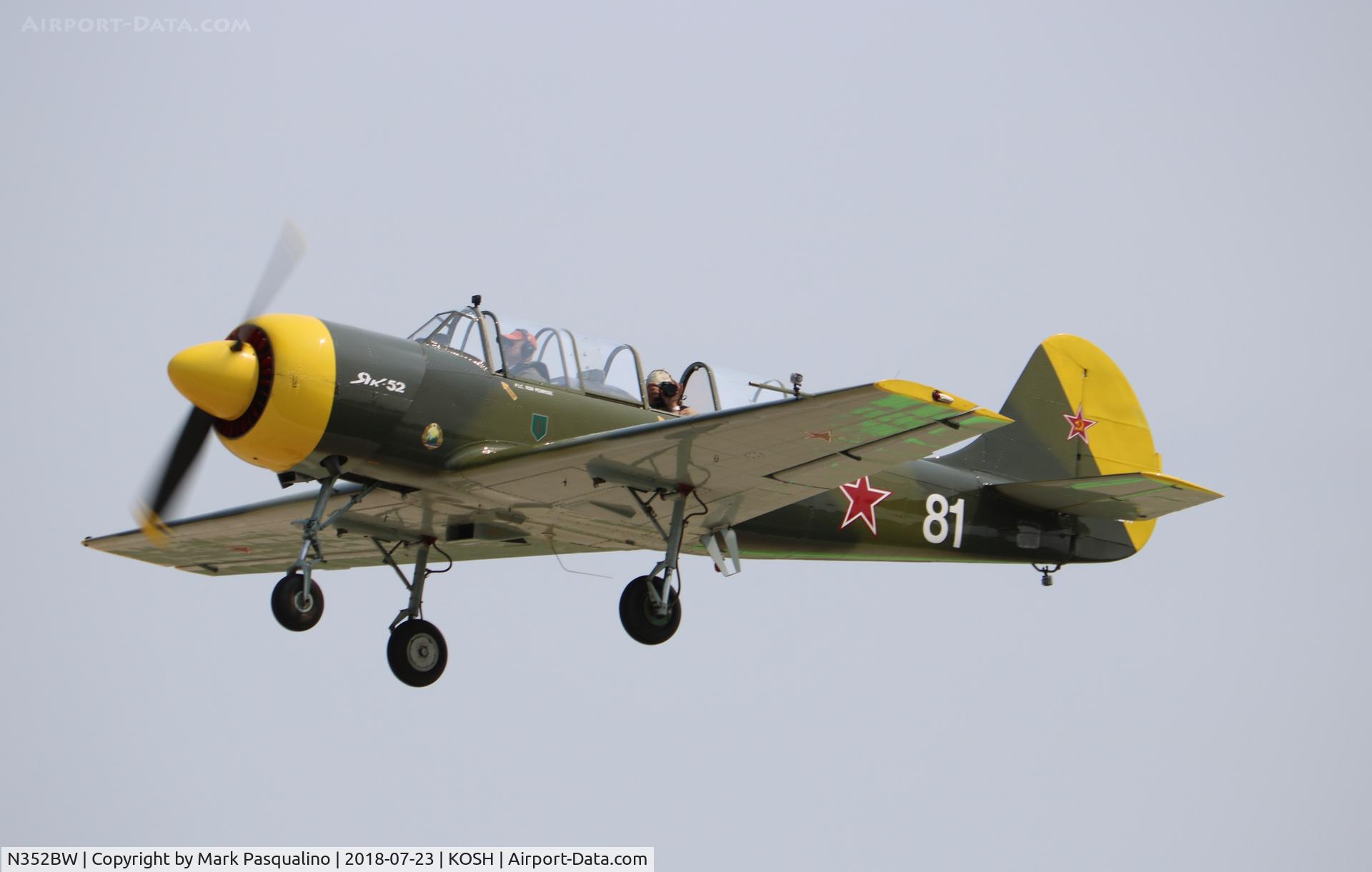 N352BW, 1983 Yakovlev (Aerostar) Yak-52 C/N 833412, YAK-52