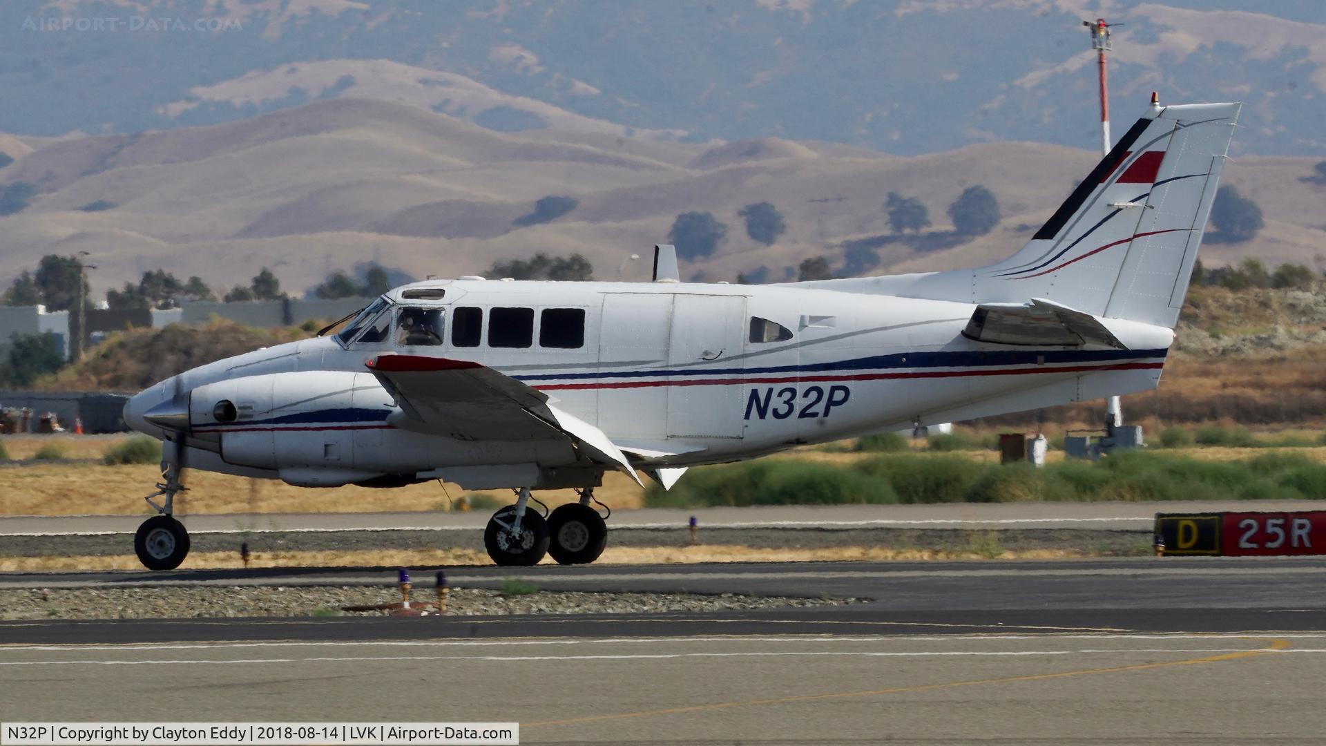 N32P, 1967 Beech U-21A Ute C/N LM-31, Livermore Airport California 2018.