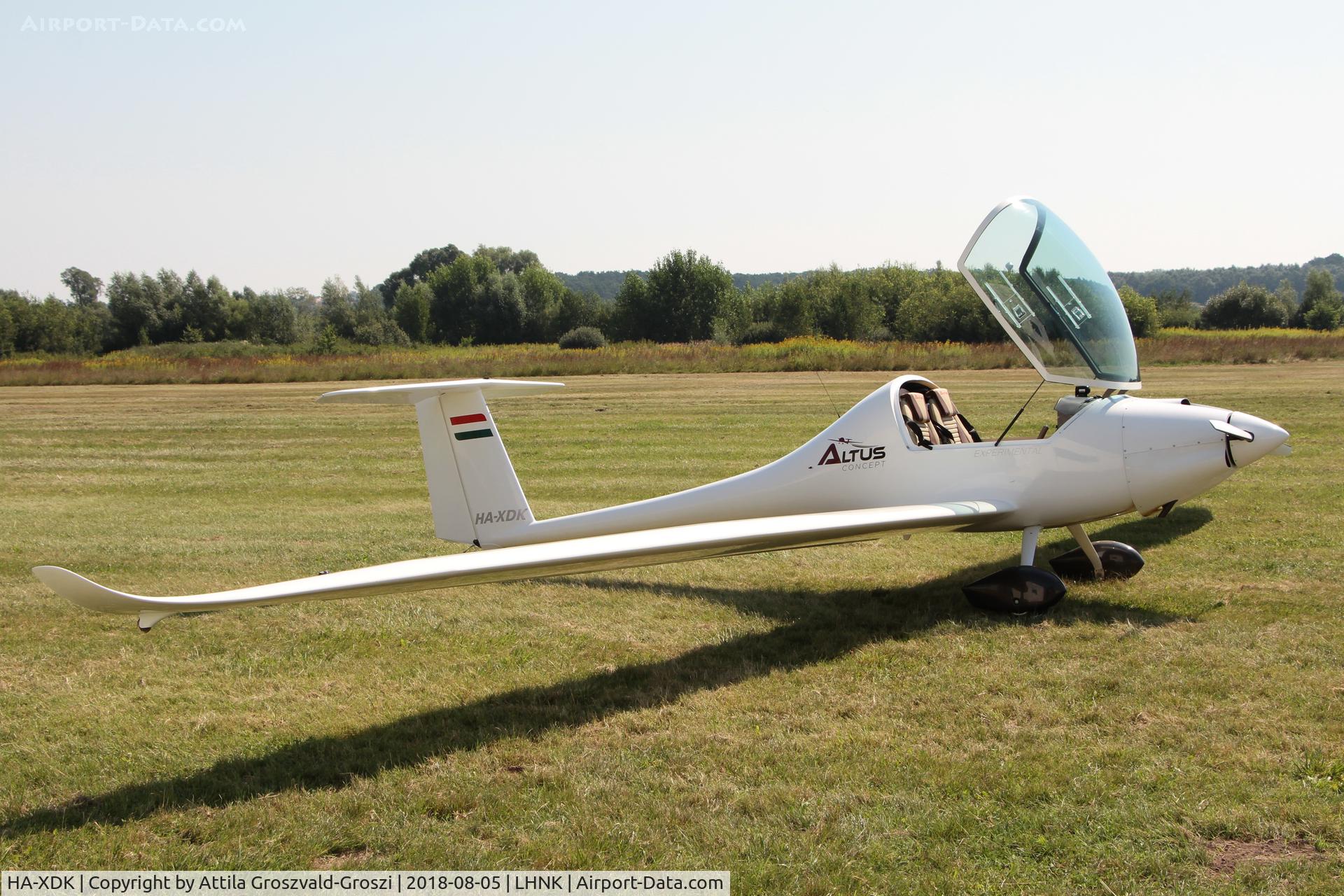 HA-XDK, 2017 Omikron-Dokk Altus C/N 001, Nagykanizsa Airport, Hungary. 16th FAI World Microlight Championship 2018 Nagykanizsa.