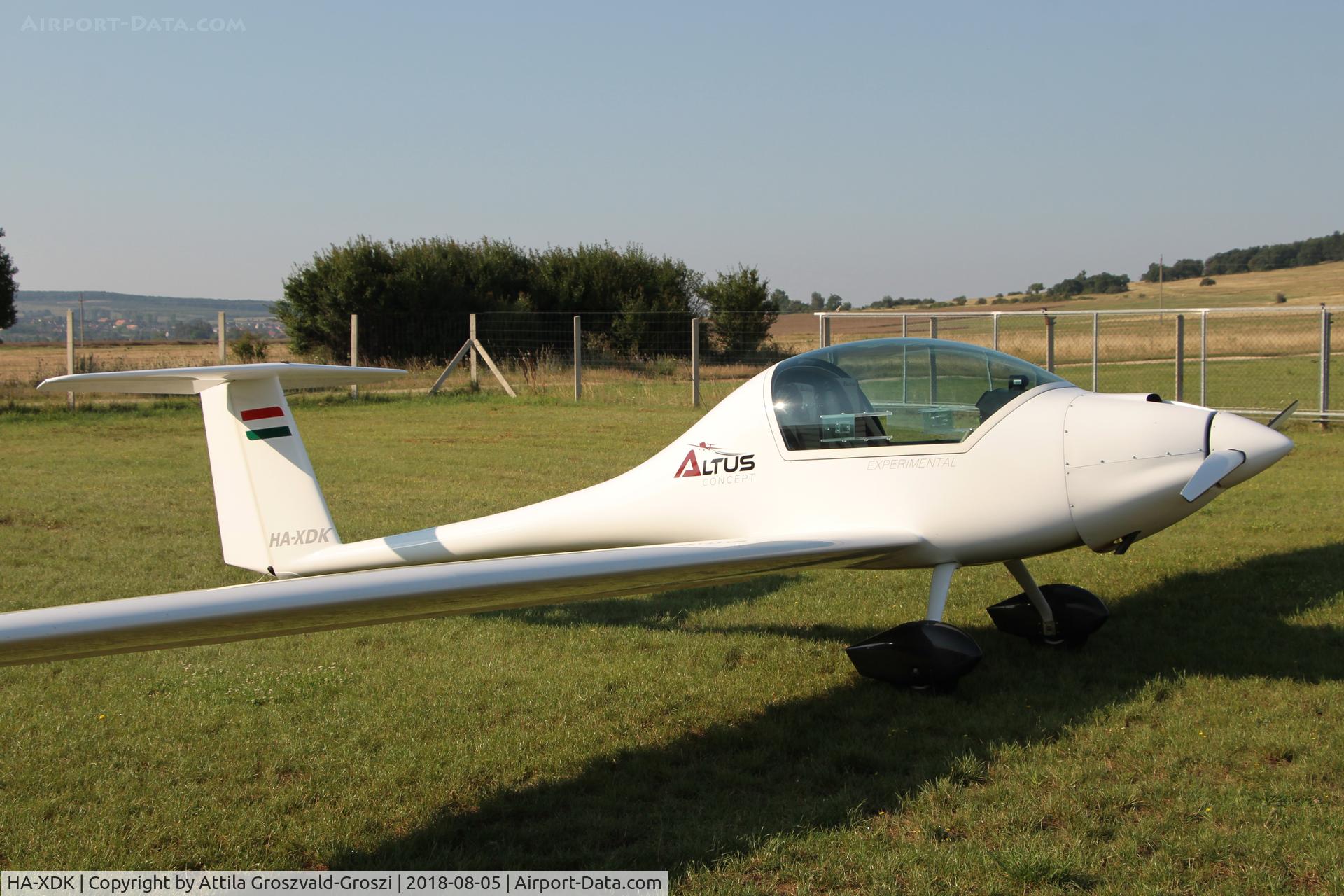 HA-XDK, 2017 Omikron-Dokk Altus C/N 001, Kövesgyürpuszta Airfield, Hungary