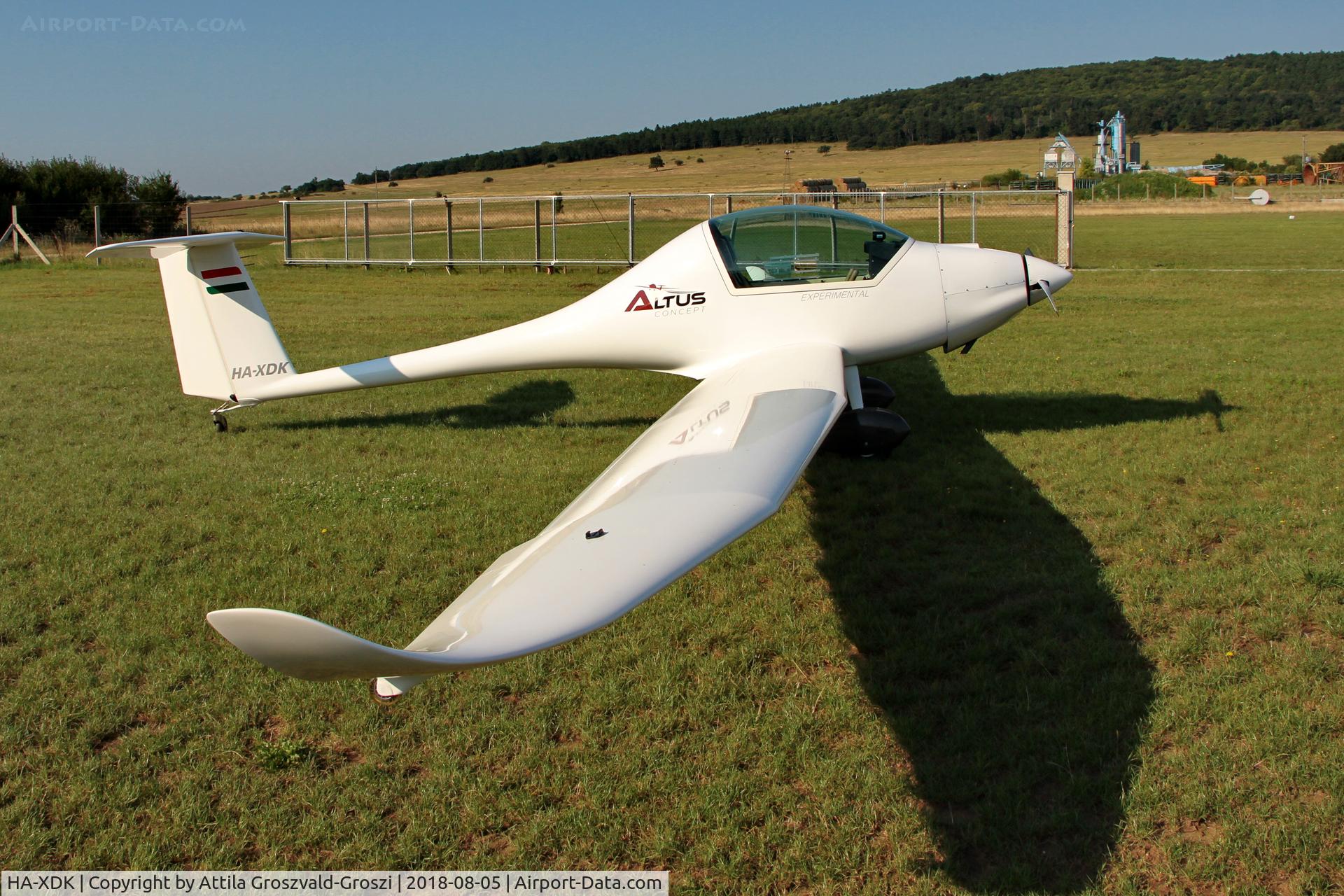 HA-XDK, 2017 Omikron-Dokk Altus C/N 001, Kövesgyürpuszta Airfield, Hungary