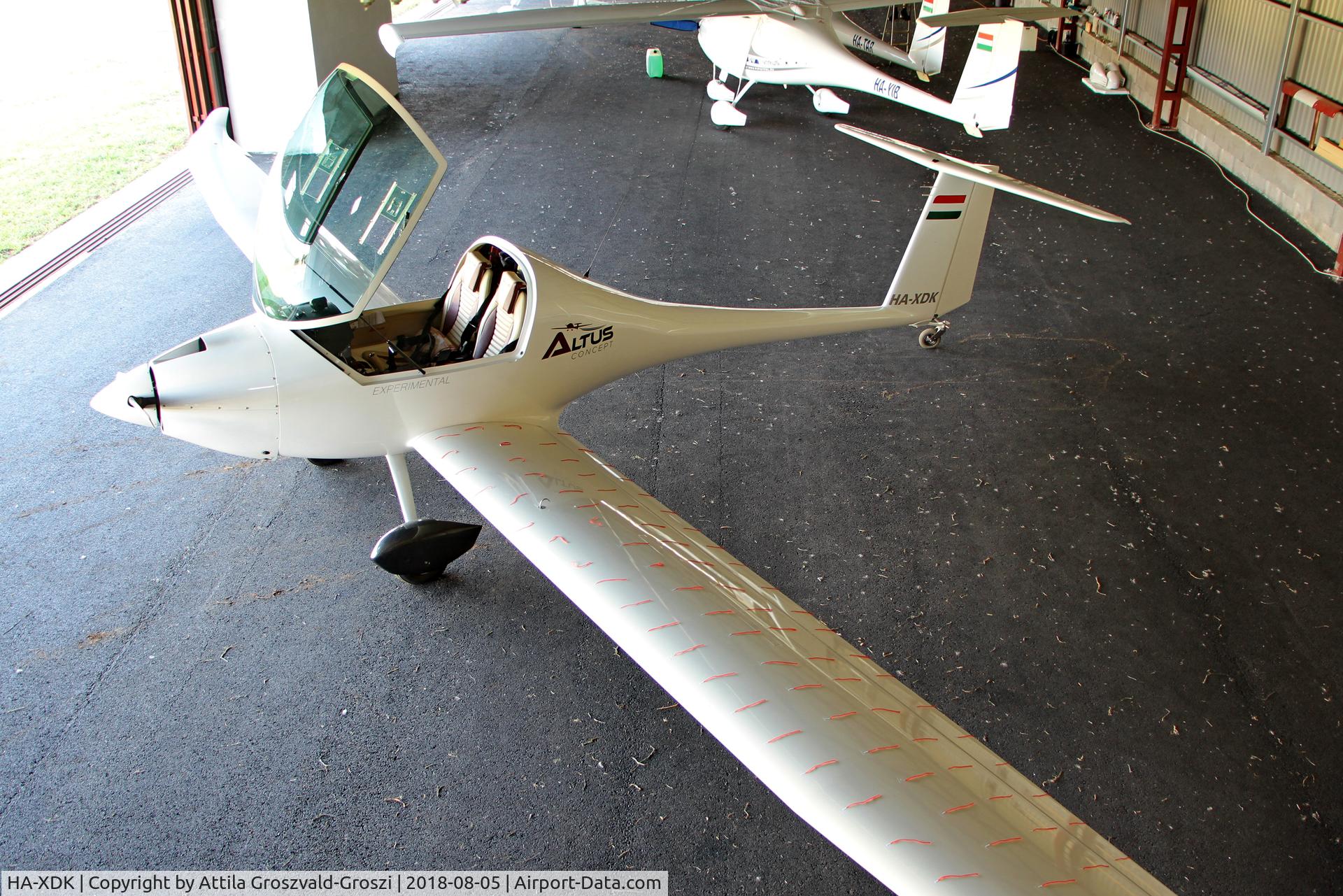 HA-XDK, 2017 Omikron-Dokk Altus C/N 001, Kövesgyürpuszta airfield, Hungary