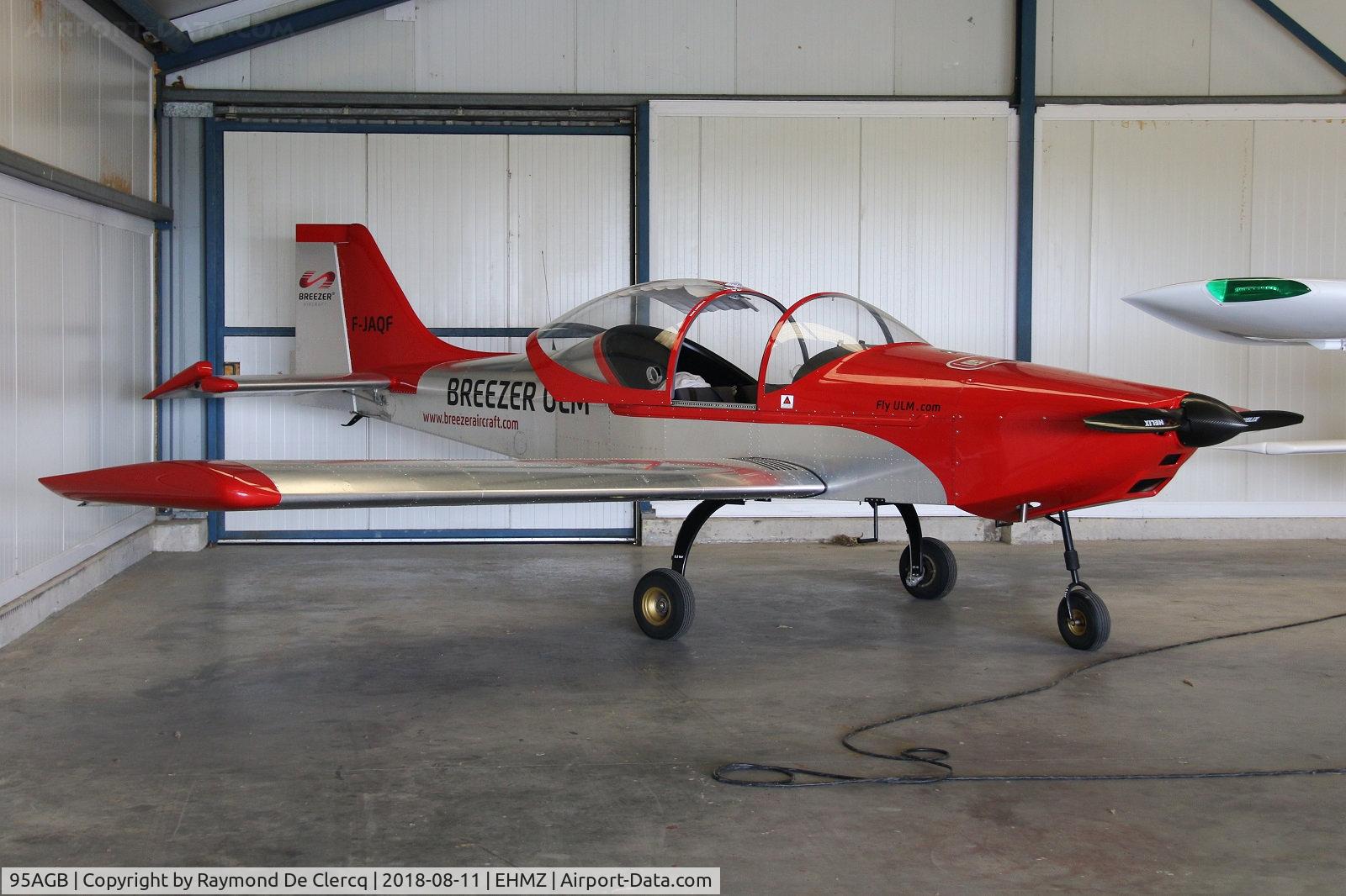 95AGB, Breezer B400 UL C/N UL-129, At Midden Zeeland airport.