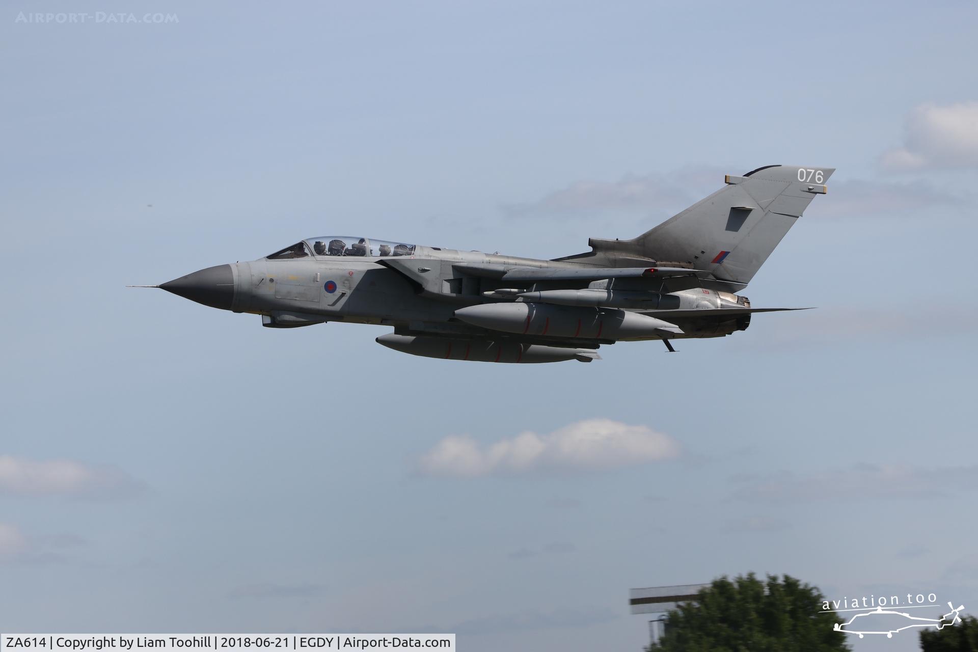 ZA614, 1982 Panavia Tornado GR.4 C/N 153/BS050/3078, ZA614 low approach on RWY 04 at RNAS Yeovilton