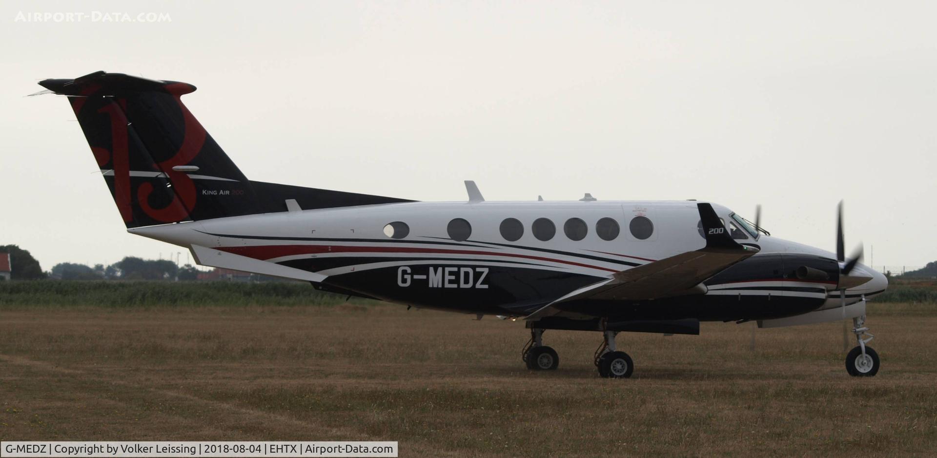 G-MEDZ, 1994 Beech B200 King Air C/N BB-1478, taxi in