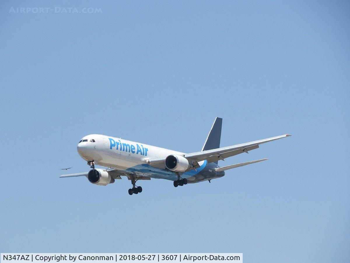 N347AZ, 1994 Boeing 767-319 C/N 26264, Landing
