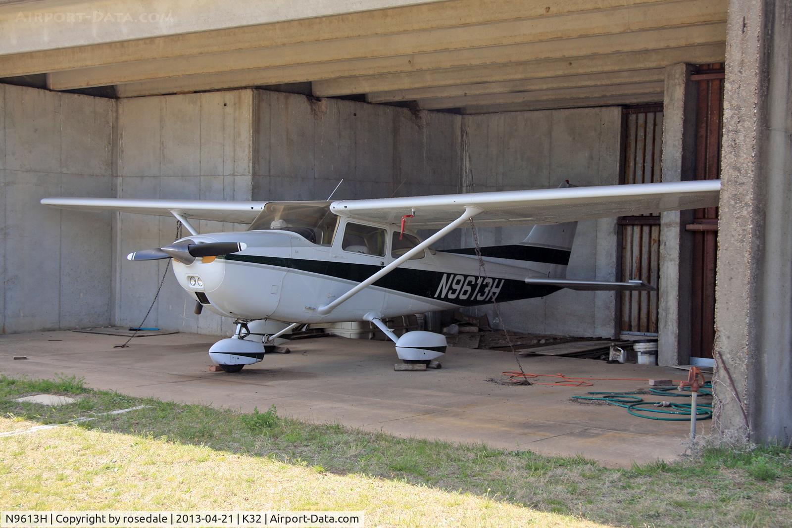 N9613H, 1975 Cessna 172M C/N 17266264, At her home airfield of Riverside, Wichita, KS before the airport was closed for development