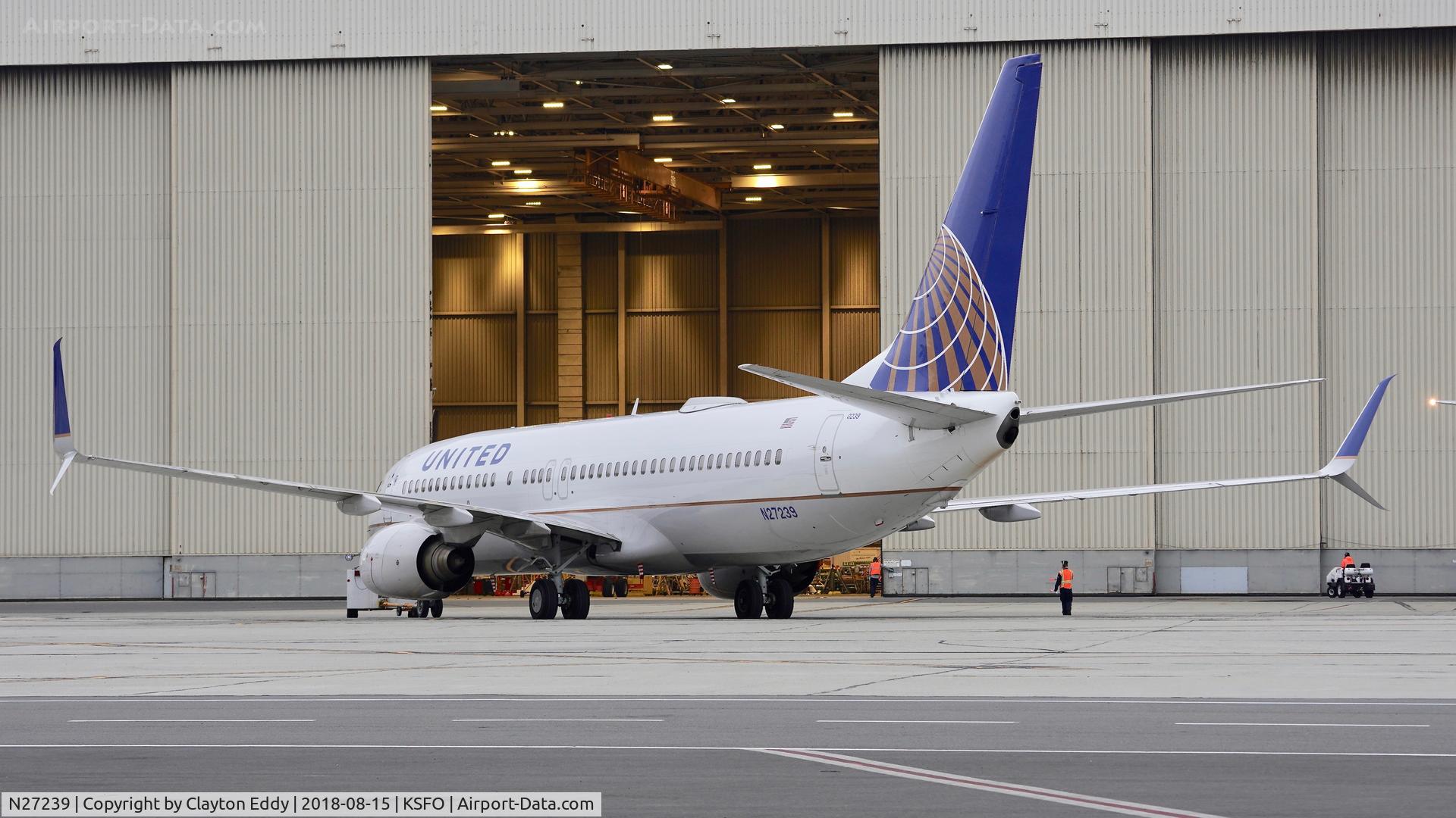 N27239, 1999 Boeing 737-824 C/N 28951, SFO 2018.