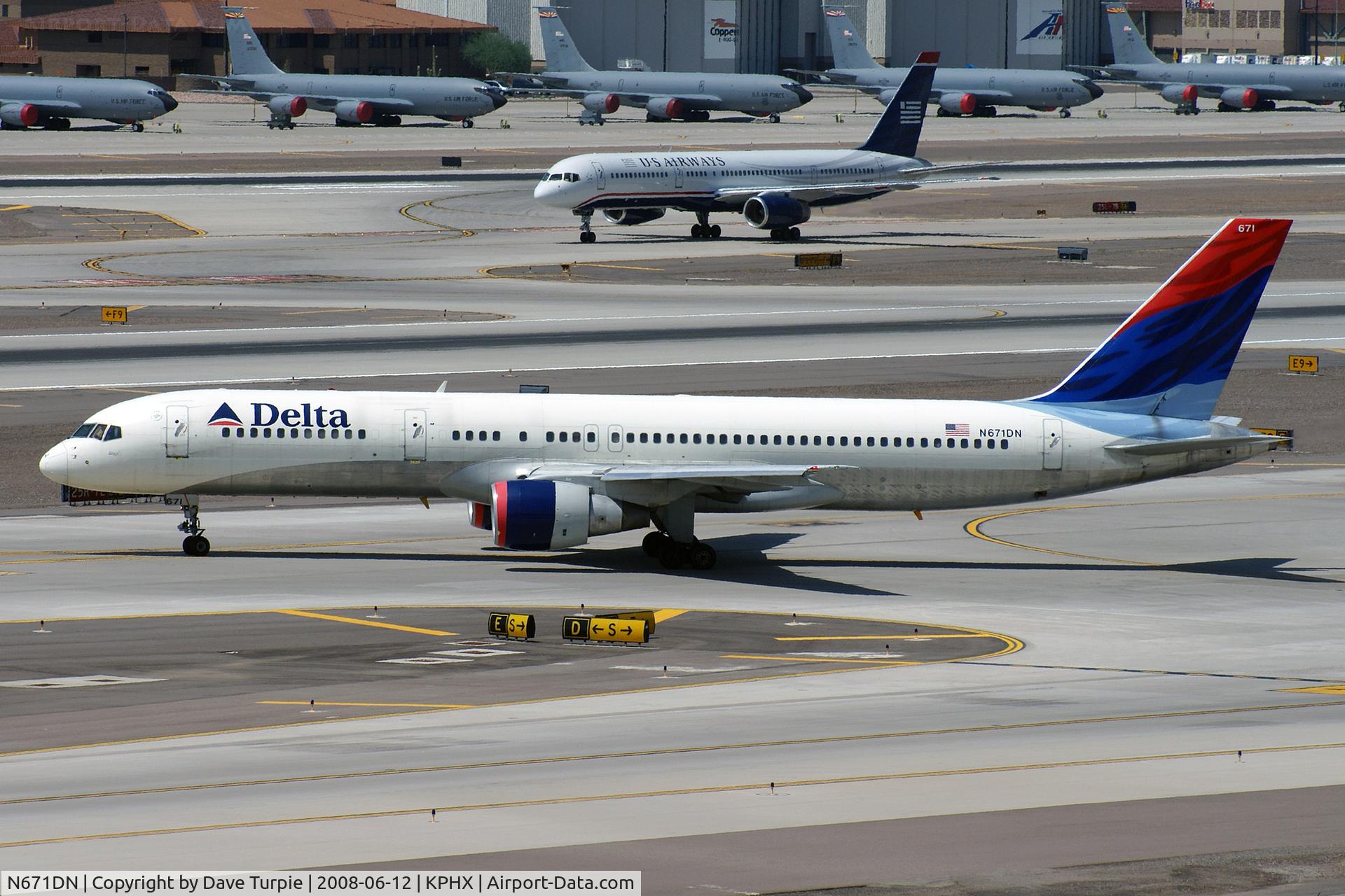 N671DN, 1992 Boeing 757-232 C/N 25332, No comment.