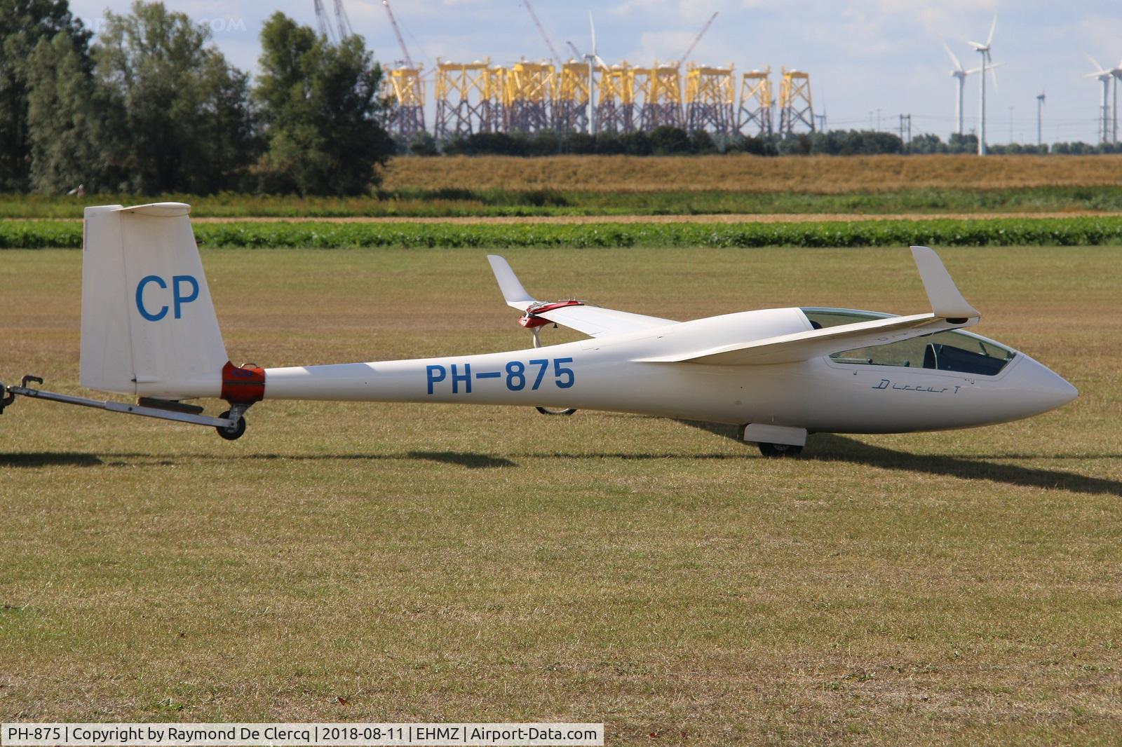 PH-875, Schempp-Hirth Discus bT C/N 13, At Midden Zeeland.