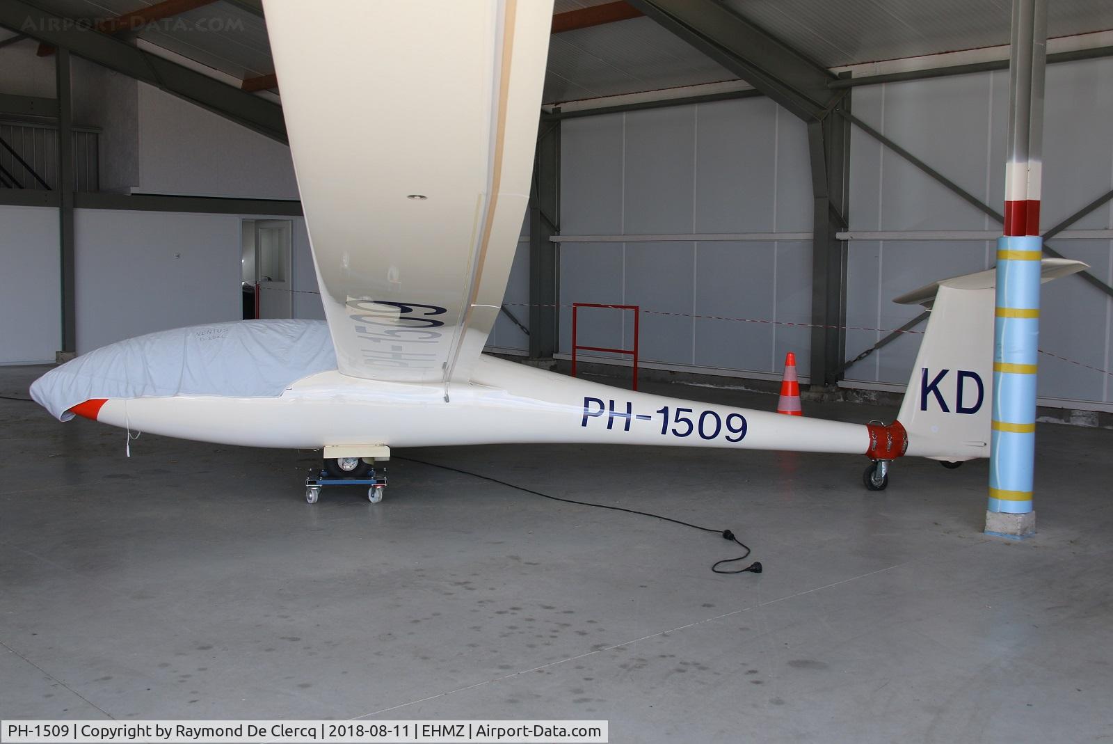 PH-1509, Schempp-Hirth Ventus cT C/N 149/475, At Midden Zeeland. Ex HB-2170 , D-KDKL .