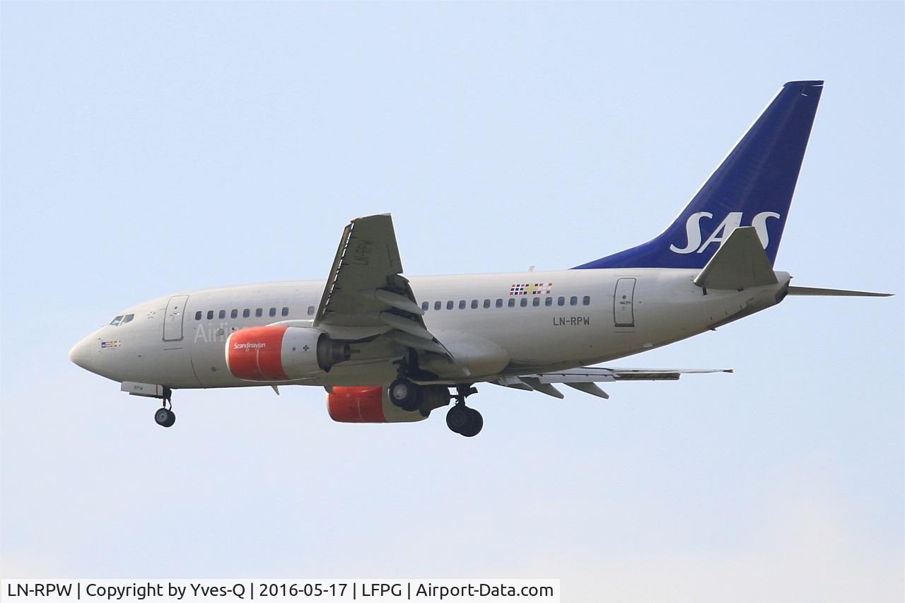 LN-RPW, 1999 Boeing 737-683 C/N 28289, Boeing 737-683, On final rwy 27R, Paris-Roissy Charles De Gaulle airport (LFPG-CDG)