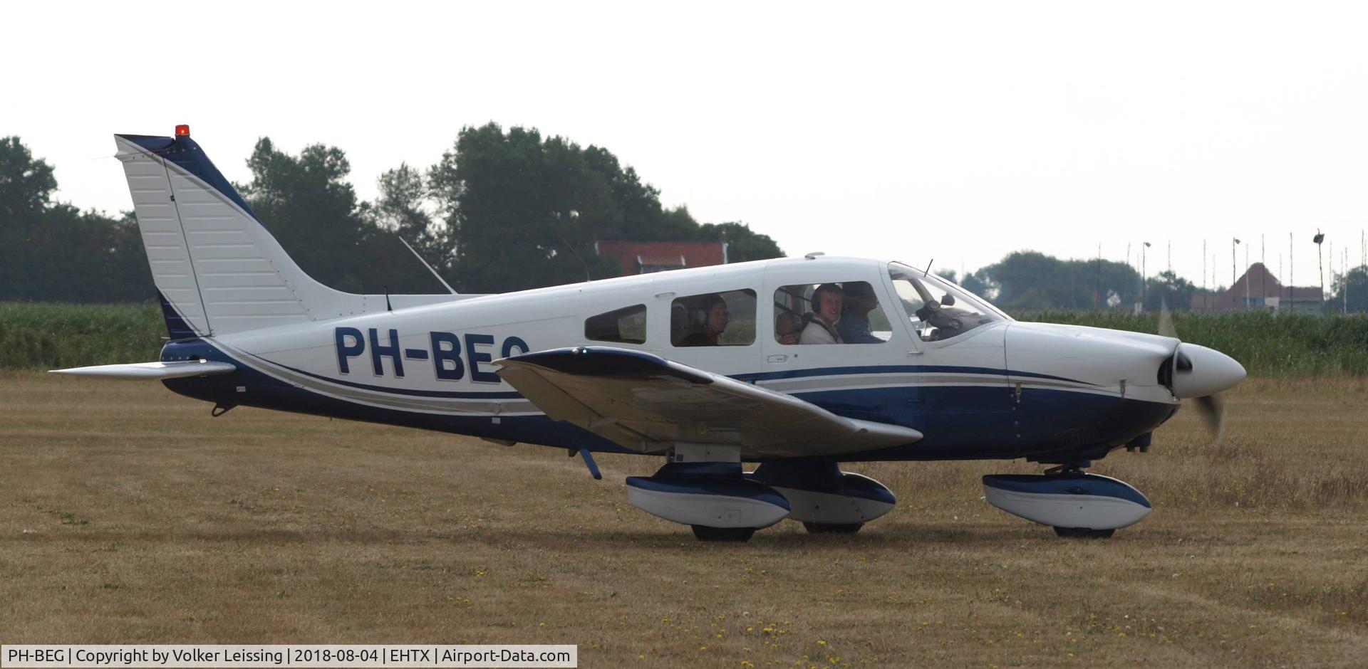 PH-BEG, 1978 Piper PA-28-181 Cherokee Archer II C/N 28-7890419, taxi to parking
