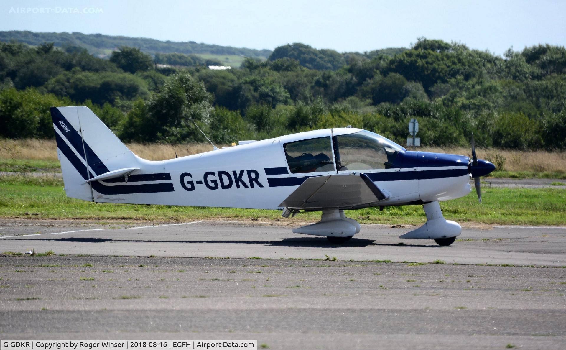 G-GDKR, 1983 Robin DR-400-140B Major C/N 1623, Visiting Robin Major