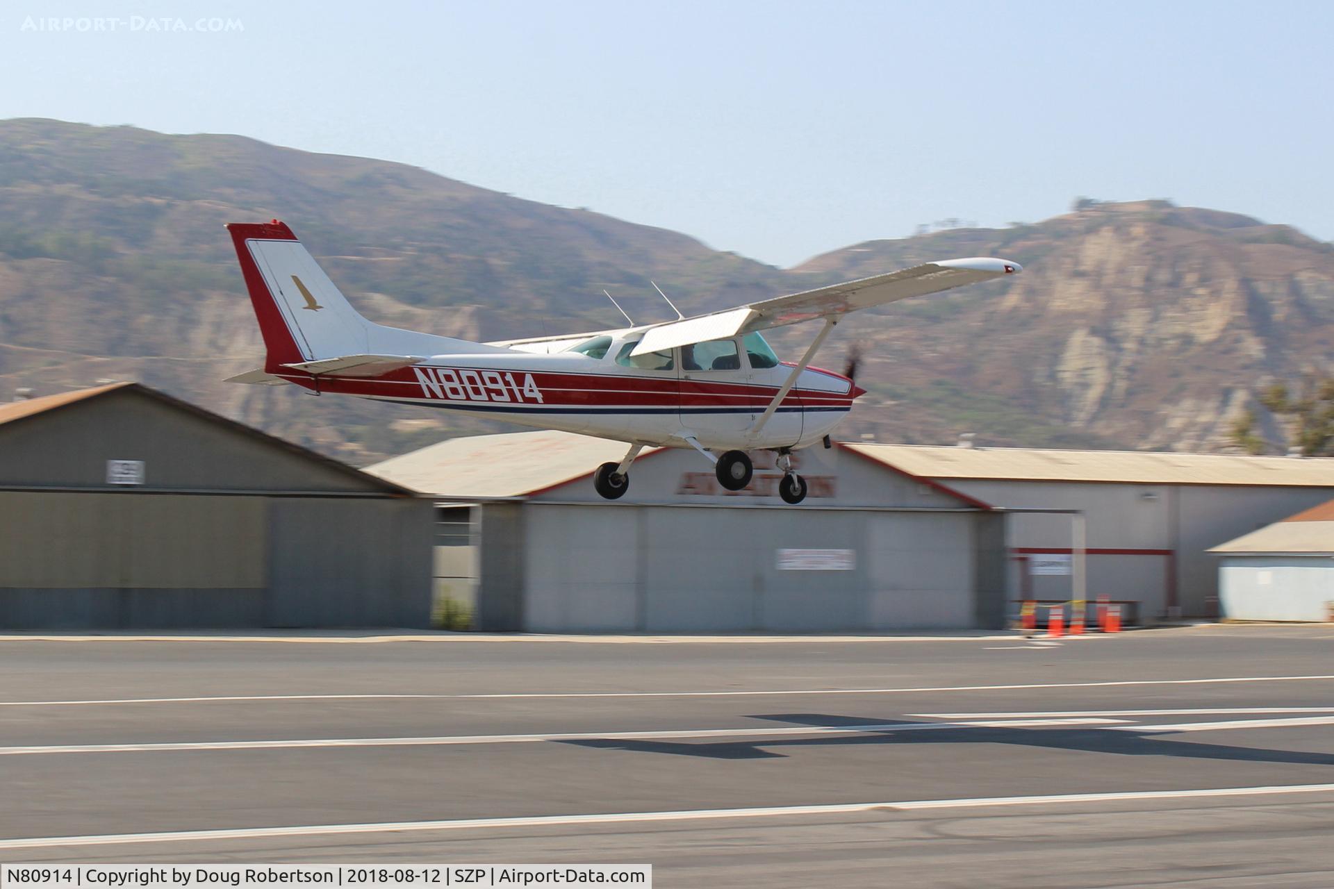 N80914, 1976 Cessna 172M C/N 17266799, 1976 Cessna 172M SKYHAWK, Lycoming O-320-E2D 150 Hp, on final Rwy 22