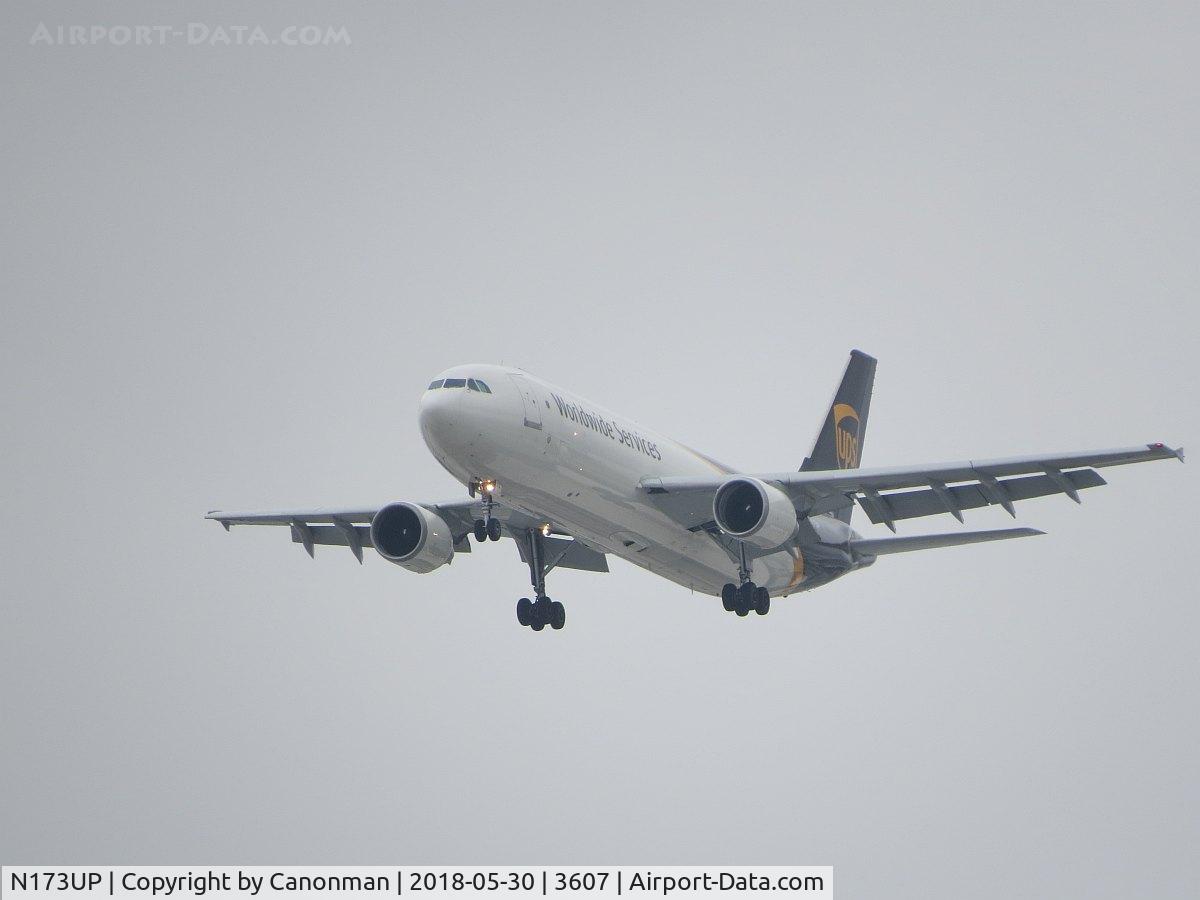 N173UP, 2006 Airbus A300F4-622R C/N 0868, Landing