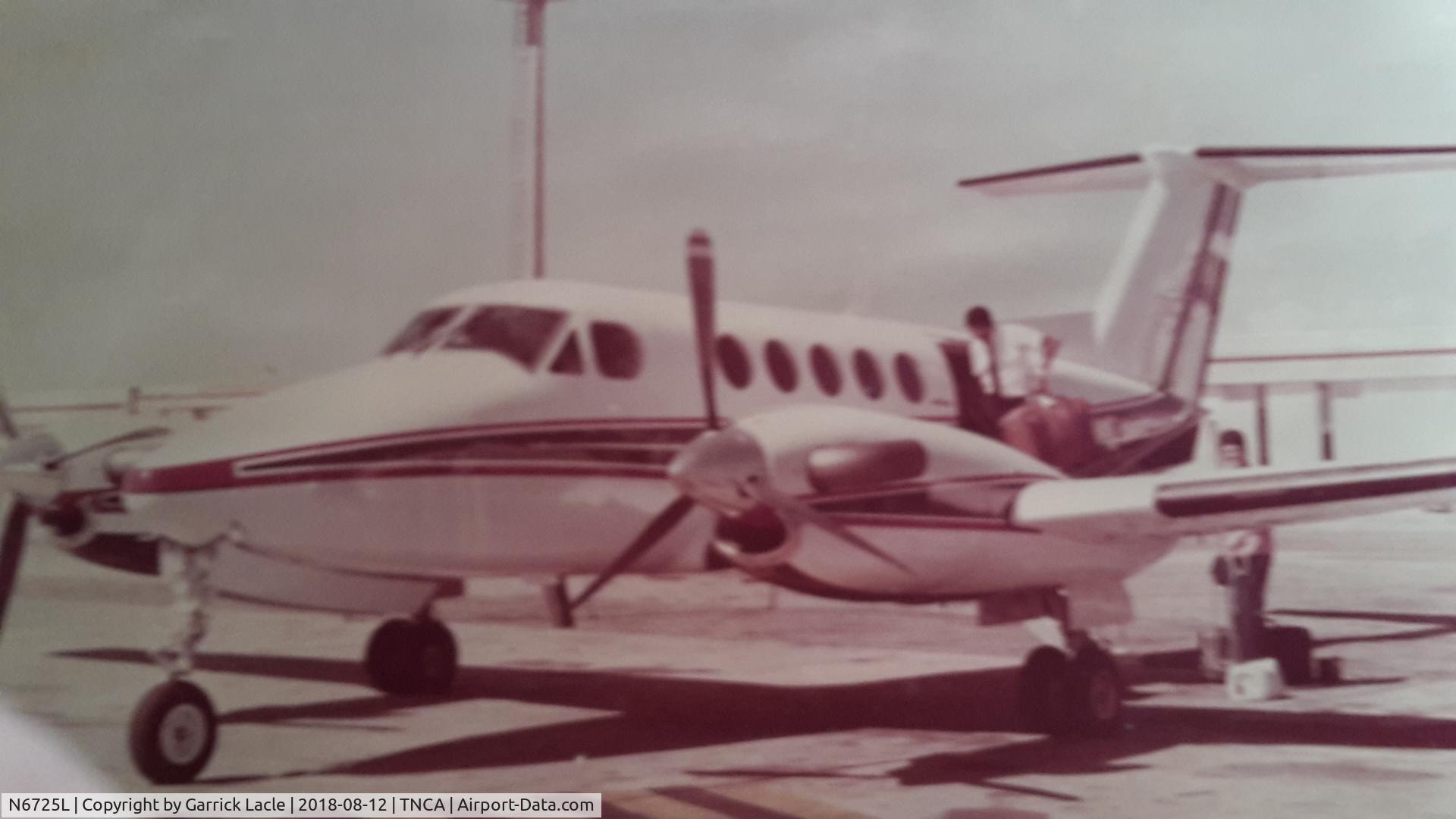 N6725L, 1980 Beech 200 King Air C/N BB-607, This Super King Air was operated by In-Air Aruba Late 70's Early 80's   Very Nice Airplane to fly in