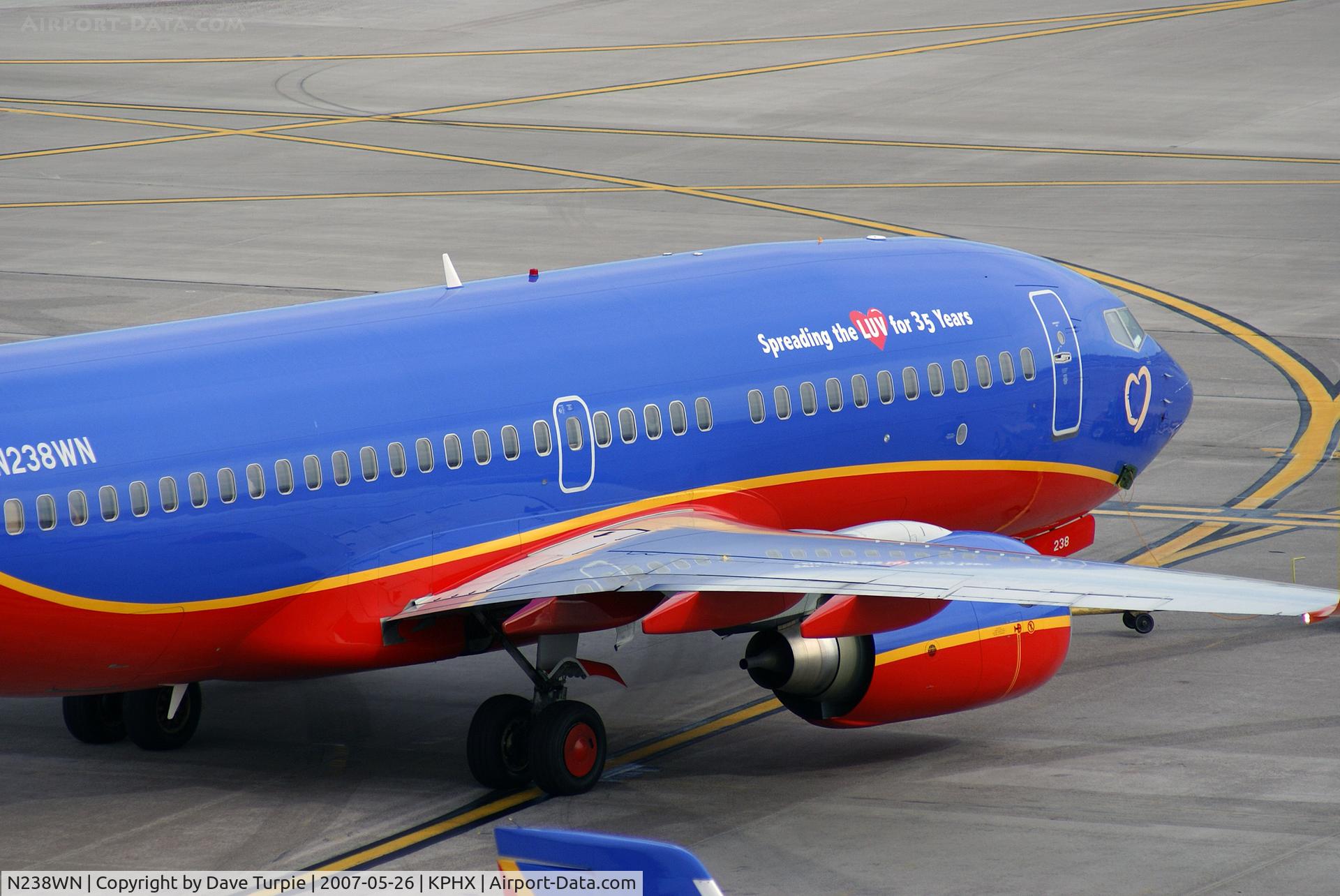 N238WN, 2005 Boeing 737-7H4 C/N 34713, No comment.